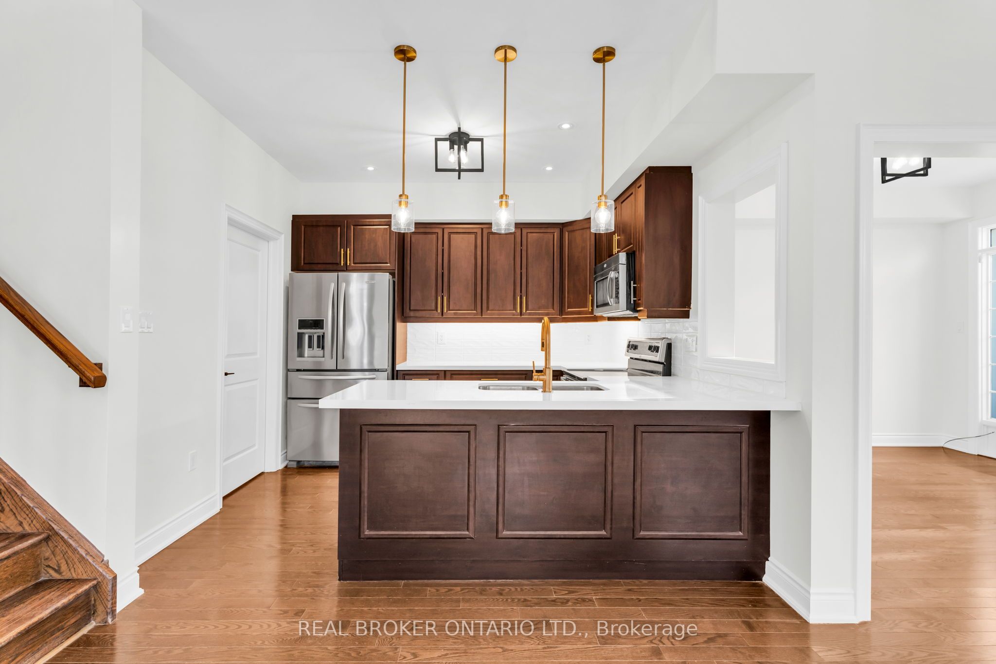 Photo 9 of 24 Savannah Crescent, Wasaga Beach — HOMEH