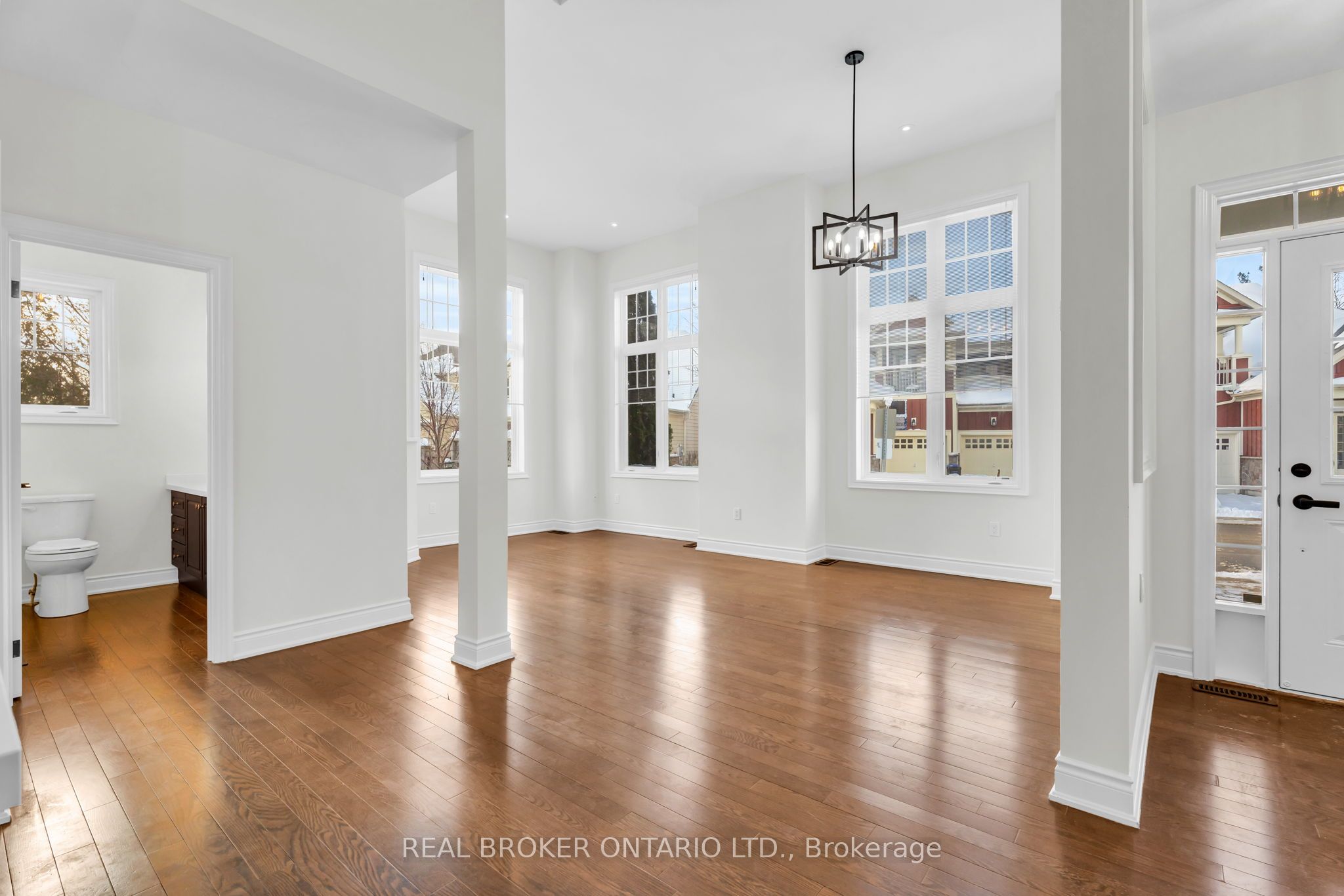 Photo 14 of 24 Savannah Crescent, Wasaga Beach — HOMEH