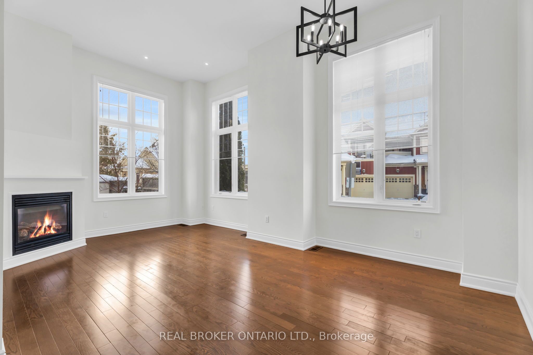Photo 15 of 24 Savannah Crescent, Wasaga Beach — HOMEH