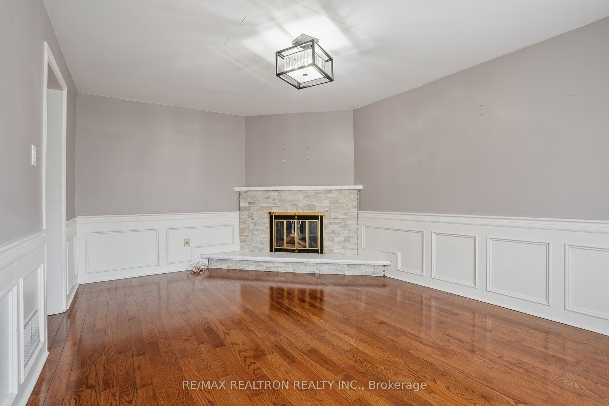 Photo 9 of Unit Main, 18 Ivybridge Drive, Brampton, Madoc — HOMEH