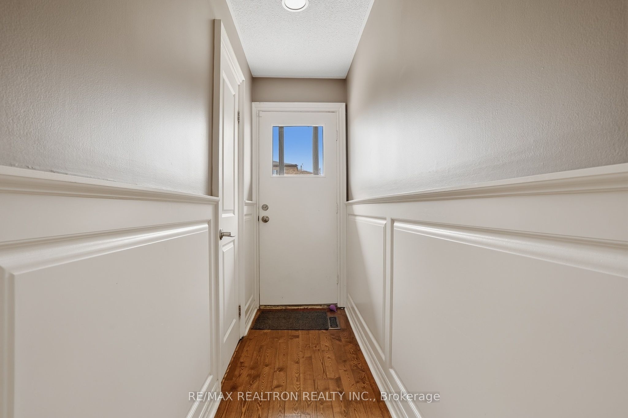 Photo 12 of Unit Main, 18 Ivybridge Drive, Brampton, Madoc — HOMEH