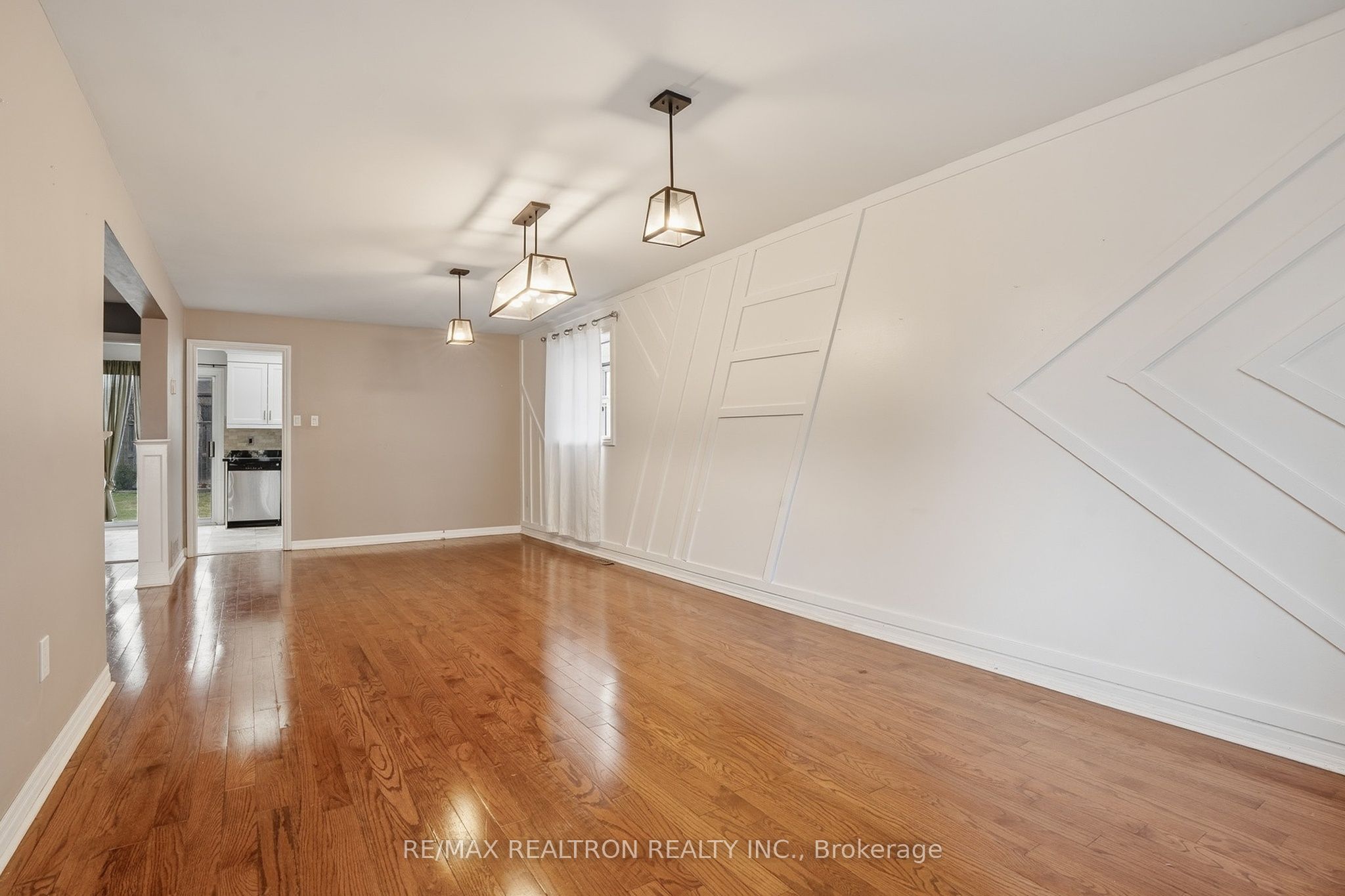 Photo 3 of Unit Main, 18 Ivybridge Drive, Brampton, Madoc — HOMEH