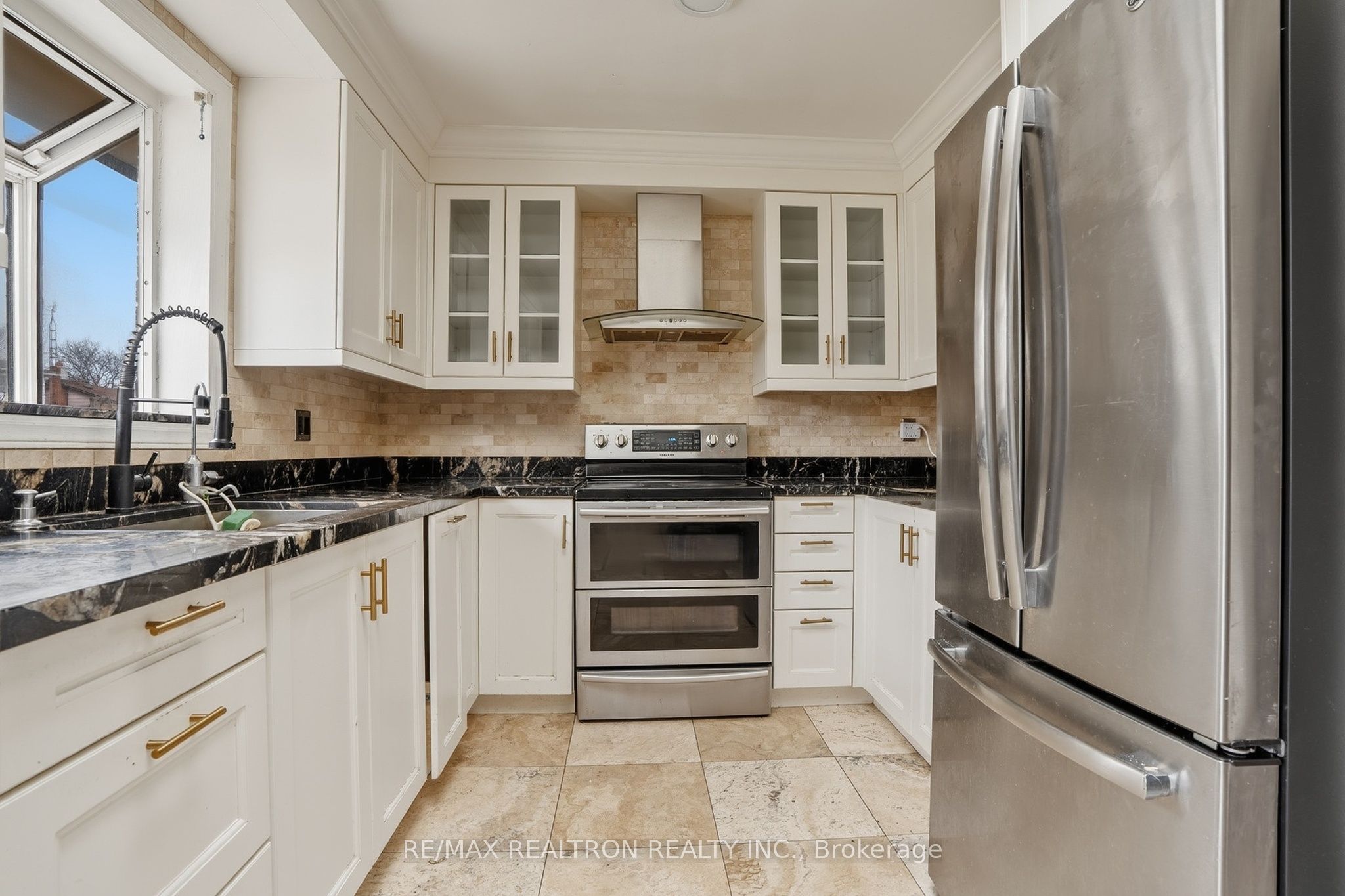 Photo 6 of Unit Main, 18 Ivybridge Drive, Brampton, Madoc — HOMEH