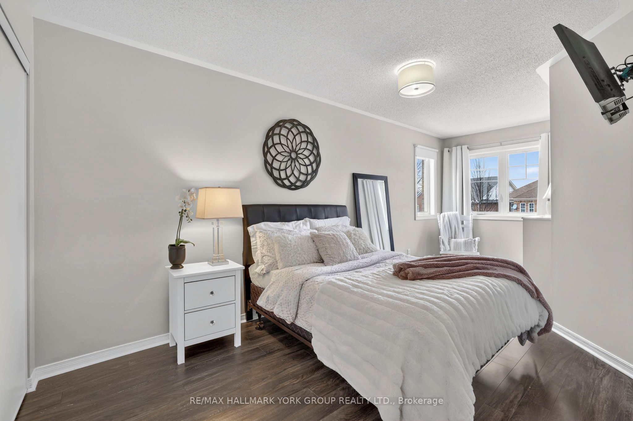 Photo 17 of 41 Baywell Crescent, Aurora, Bayview Wellington — HOMEH