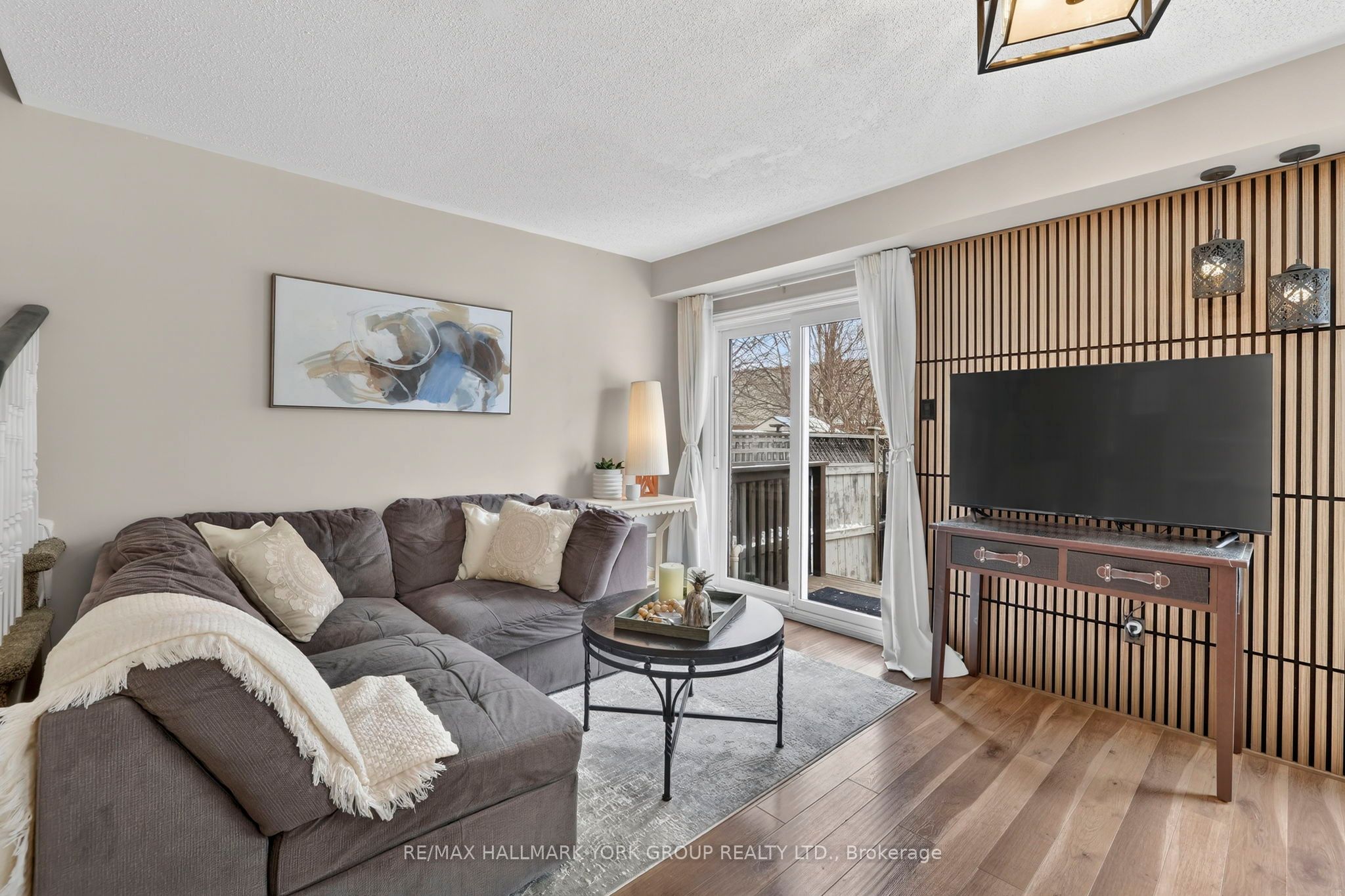 Photo 11 of 41 Baywell Crescent, Aurora, Bayview Wellington — HOMEH
