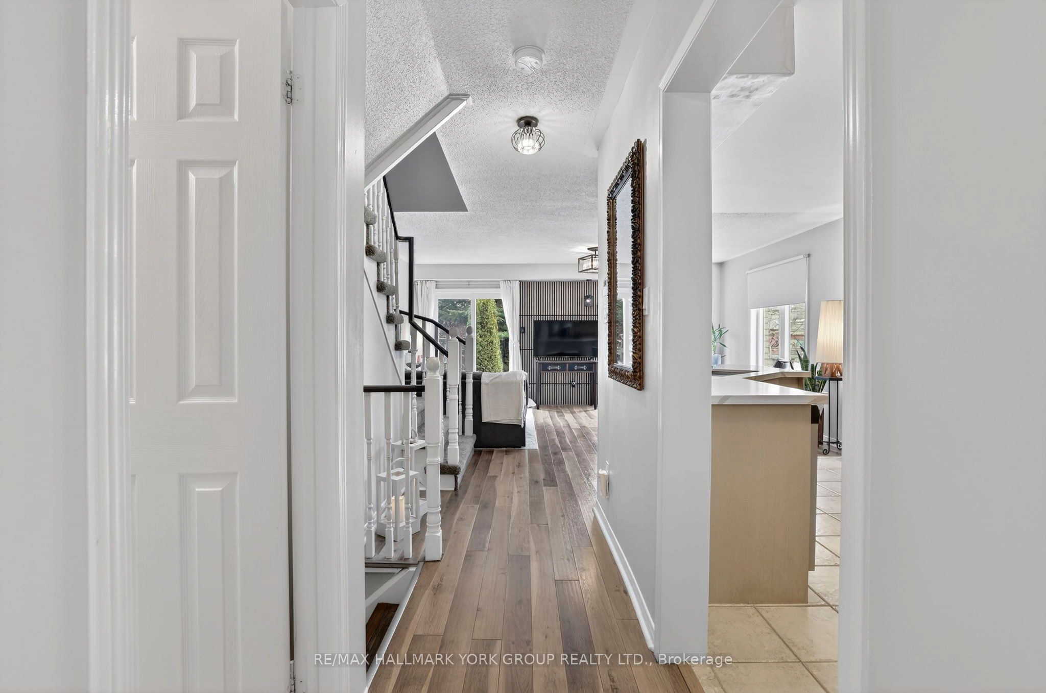Photo 5 of 41 Baywell Crescent, Aurora, Bayview Wellington — HOMEH