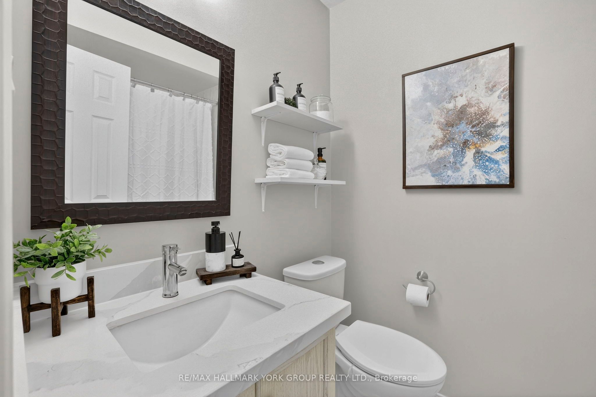 Photo 21 of 41 Baywell Crescent, Aurora, Bayview Wellington — HOMEH
