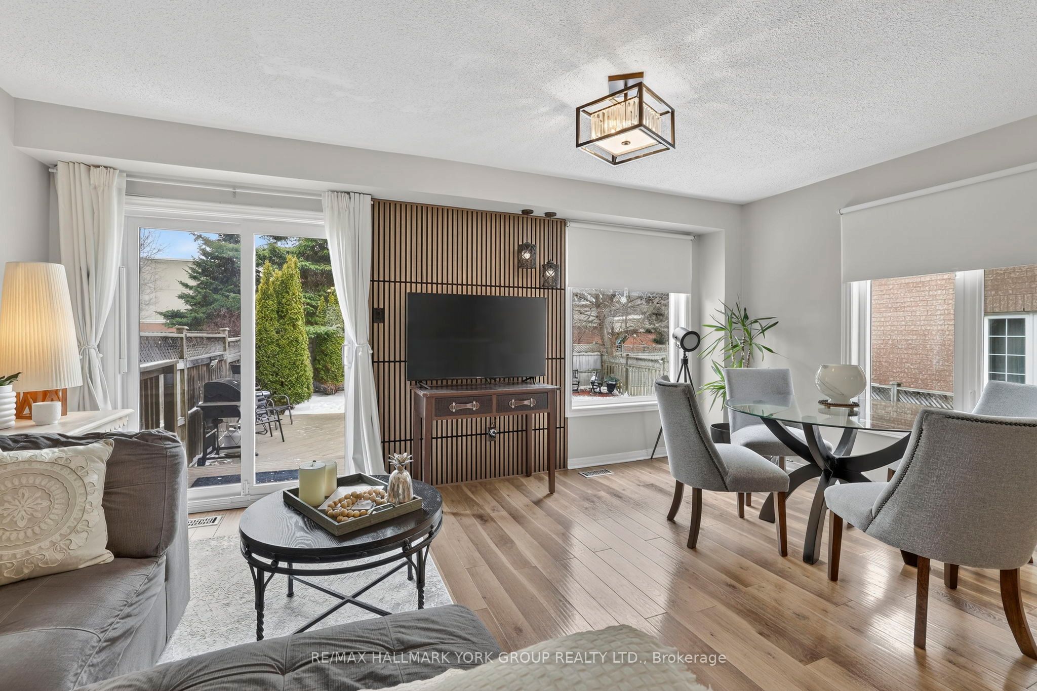 Photo 12 of 41 Baywell Crescent, Aurora, Bayview Wellington — HOMEH