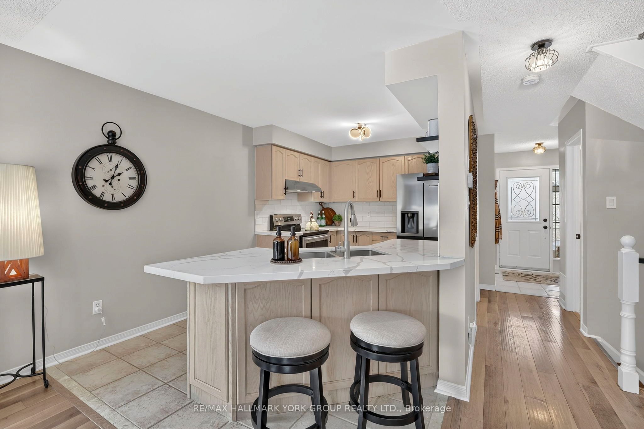Photo 6 of 41 Baywell Crescent, Aurora, Bayview Wellington — HOMEH