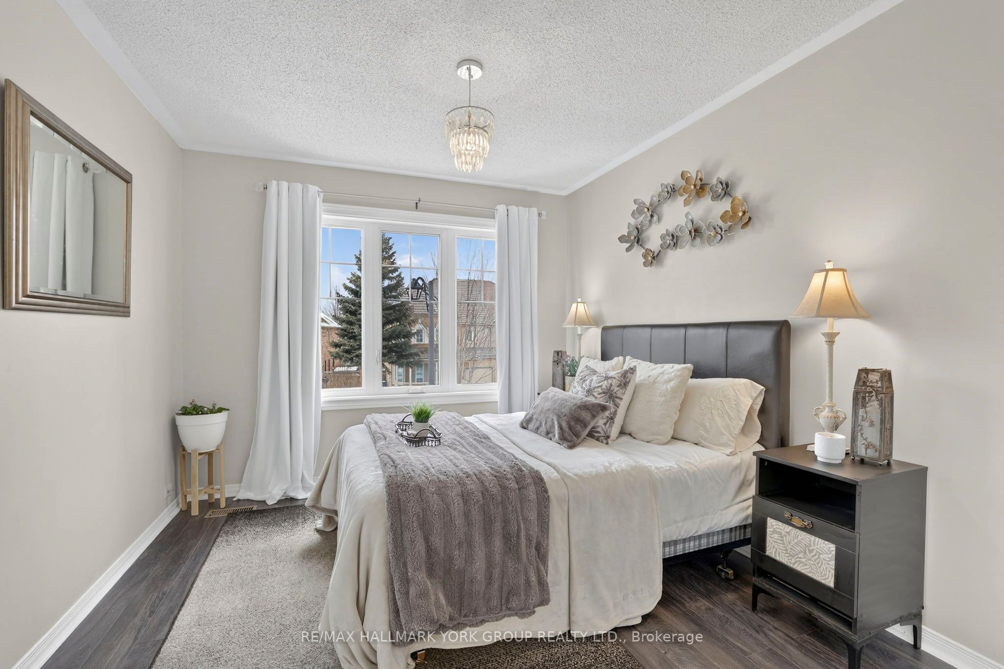 Photo 19 of 41 Baywell Crescent, Aurora, Bayview Wellington — HOMEH