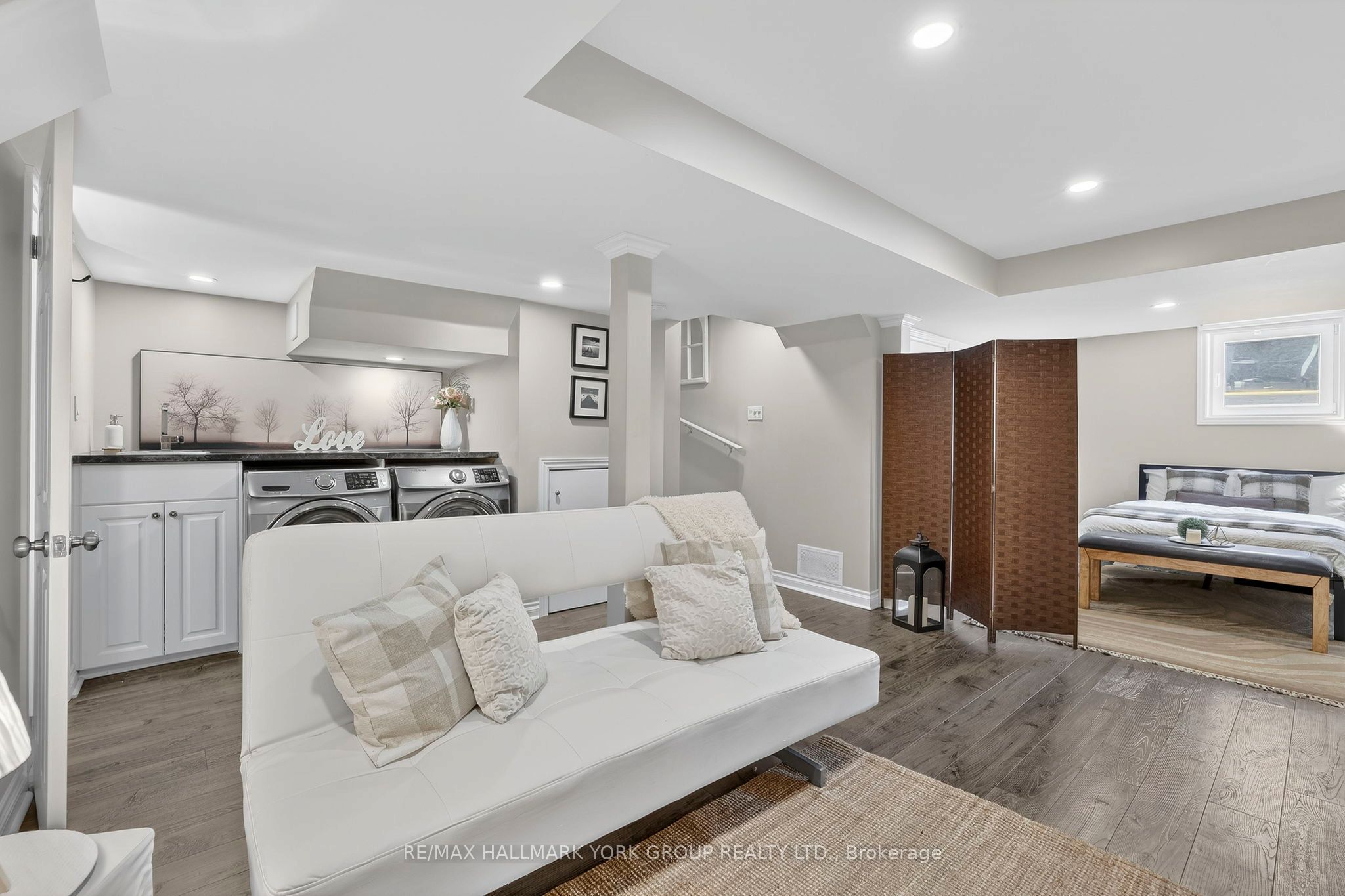 Photo 23 of 41 Baywell Crescent, Aurora, Bayview Wellington — HOMEH