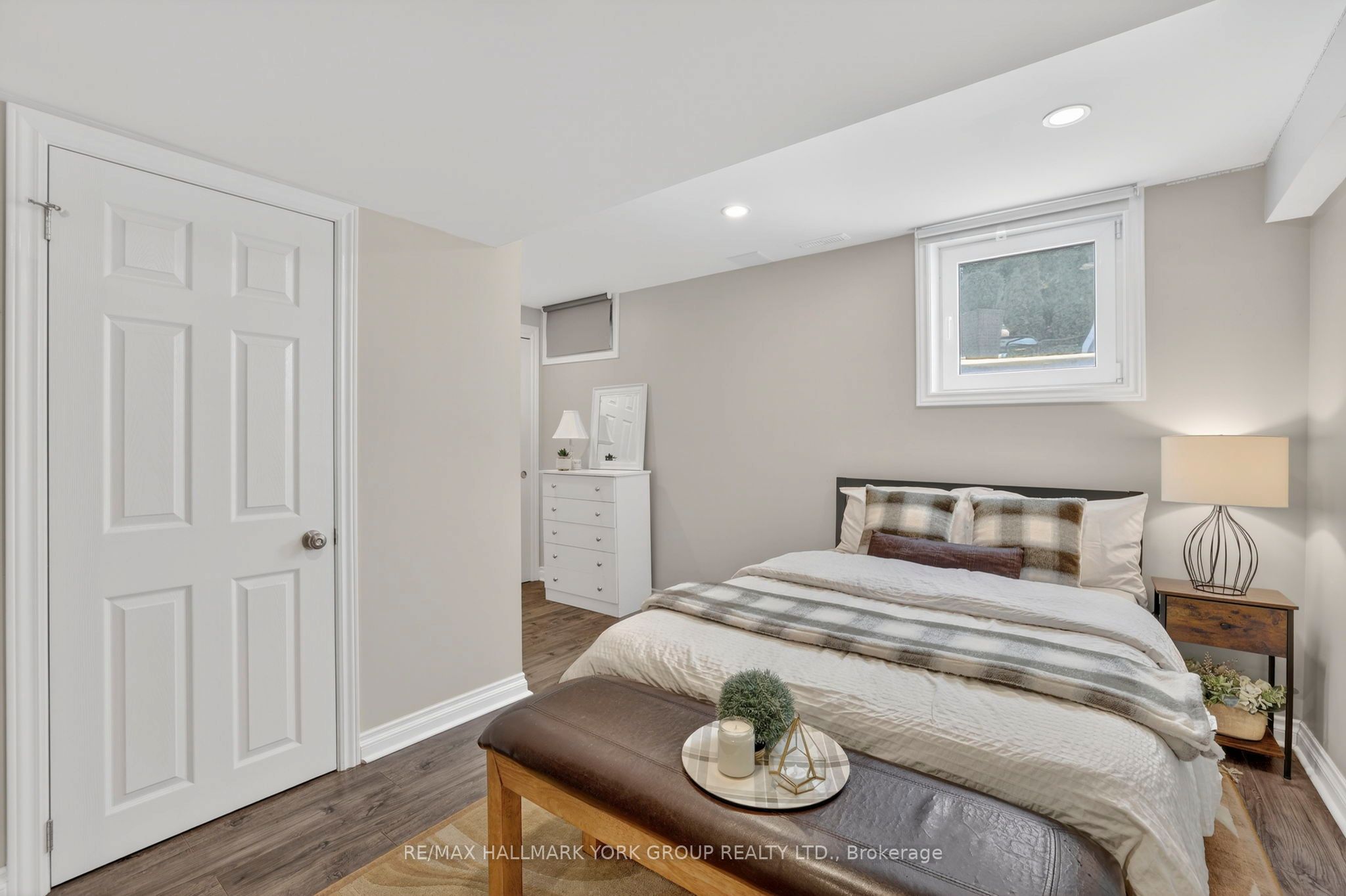 Photo 25 of 41 Baywell Crescent, Aurora, Bayview Wellington — HOMEH