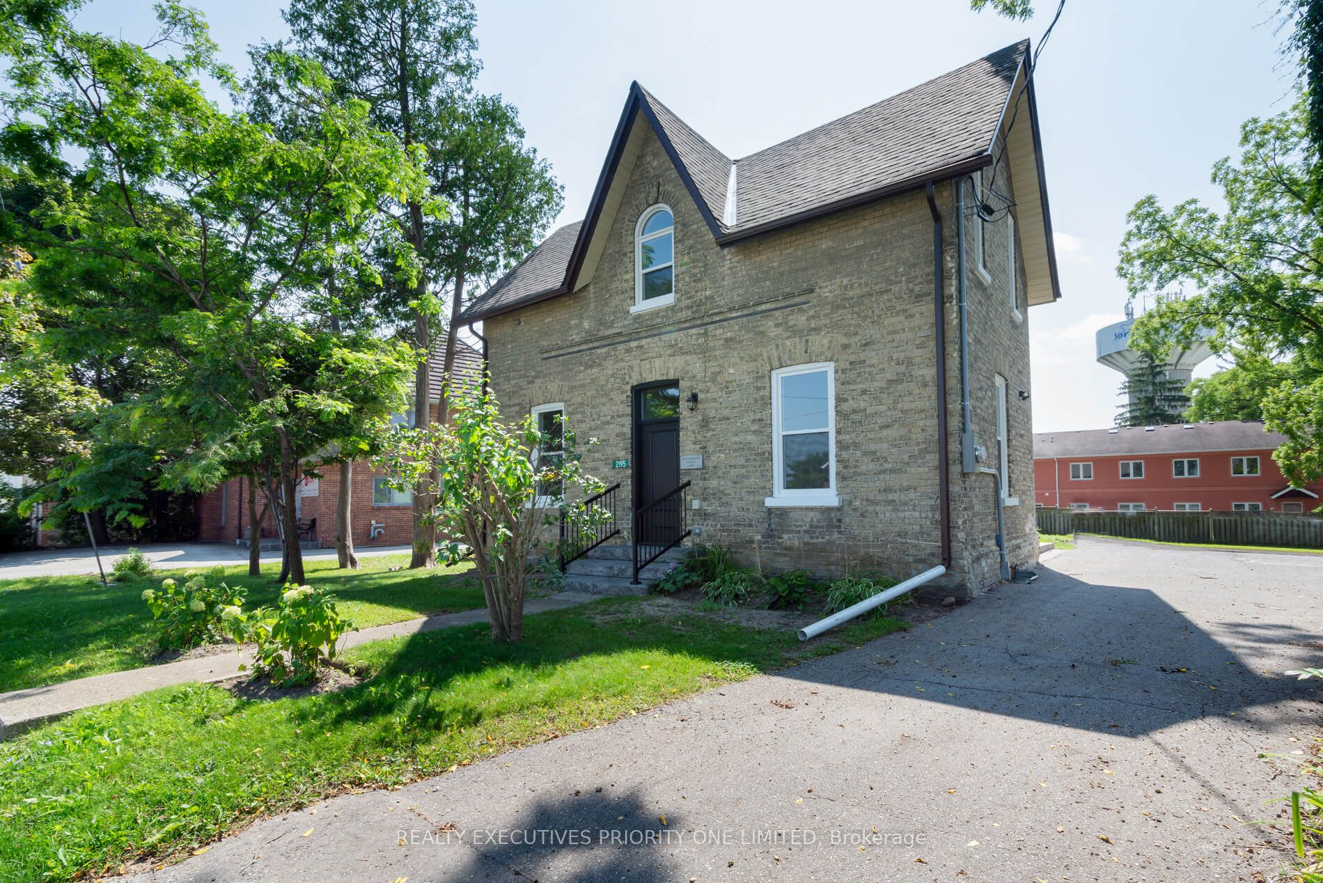 Photo 1 of 2195 King Road, King, King City — HOMEH