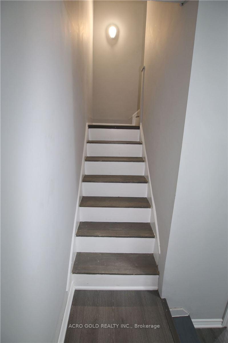 Photo 2 of Unit 02, 297 Cumberland Avenue, Hamilton, Blakeley — HOMEH