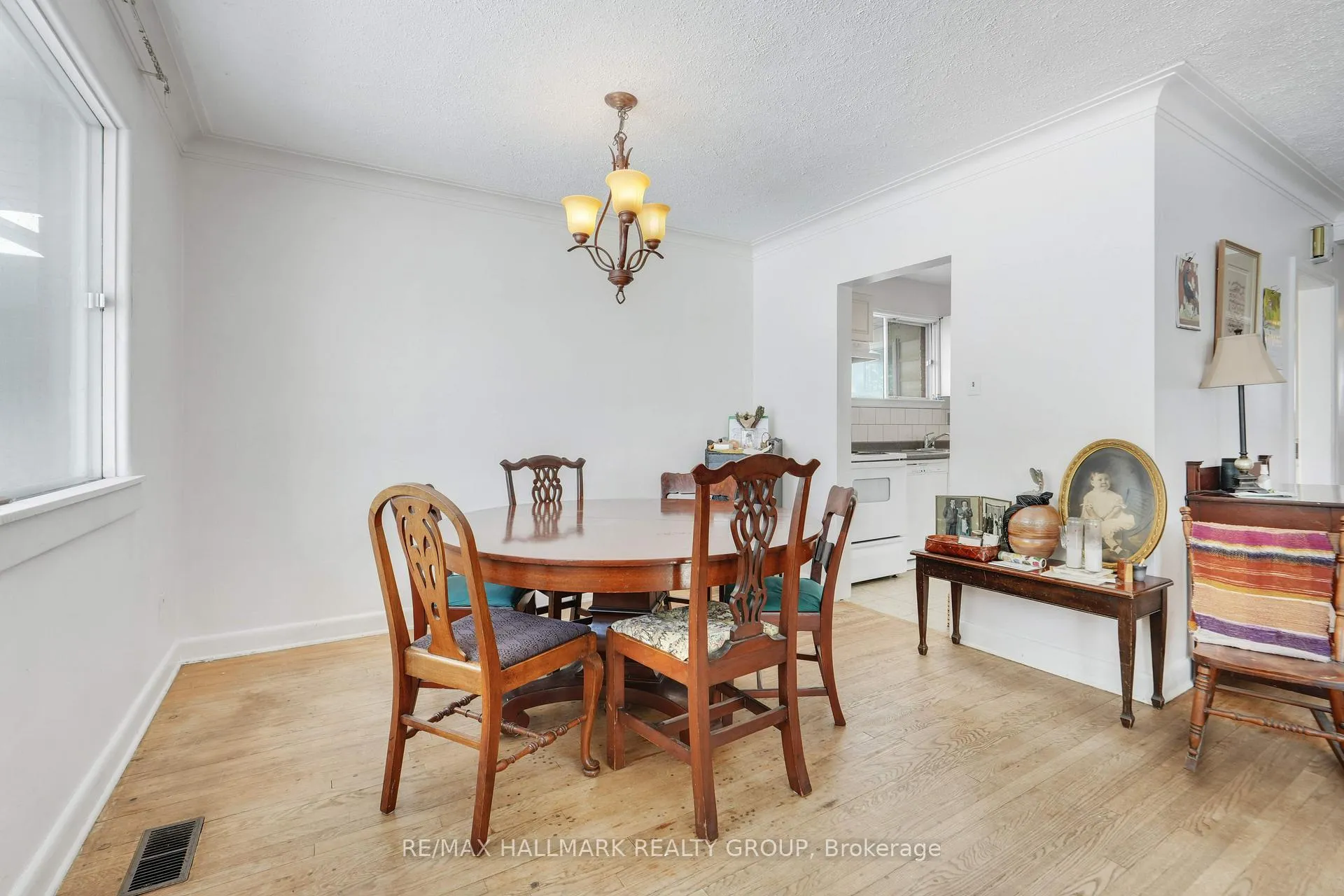 Photo 12 of 1289 Evans Boulevard, Ottawa, Alta Vista — HOMEH
