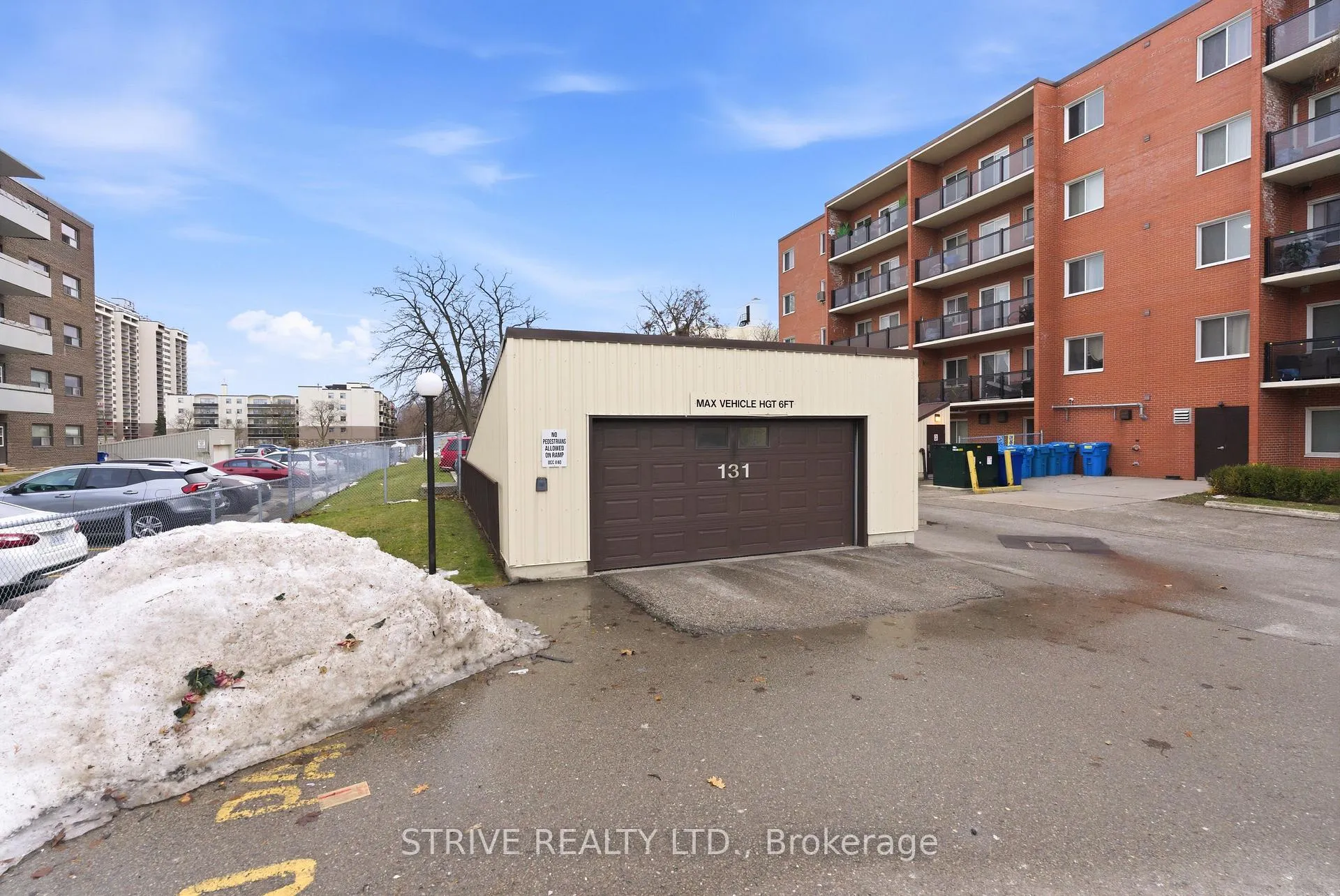 Photo 3 of Unit 408, 131 Taunton Road E, Oshawa, Centennial — HOMEH