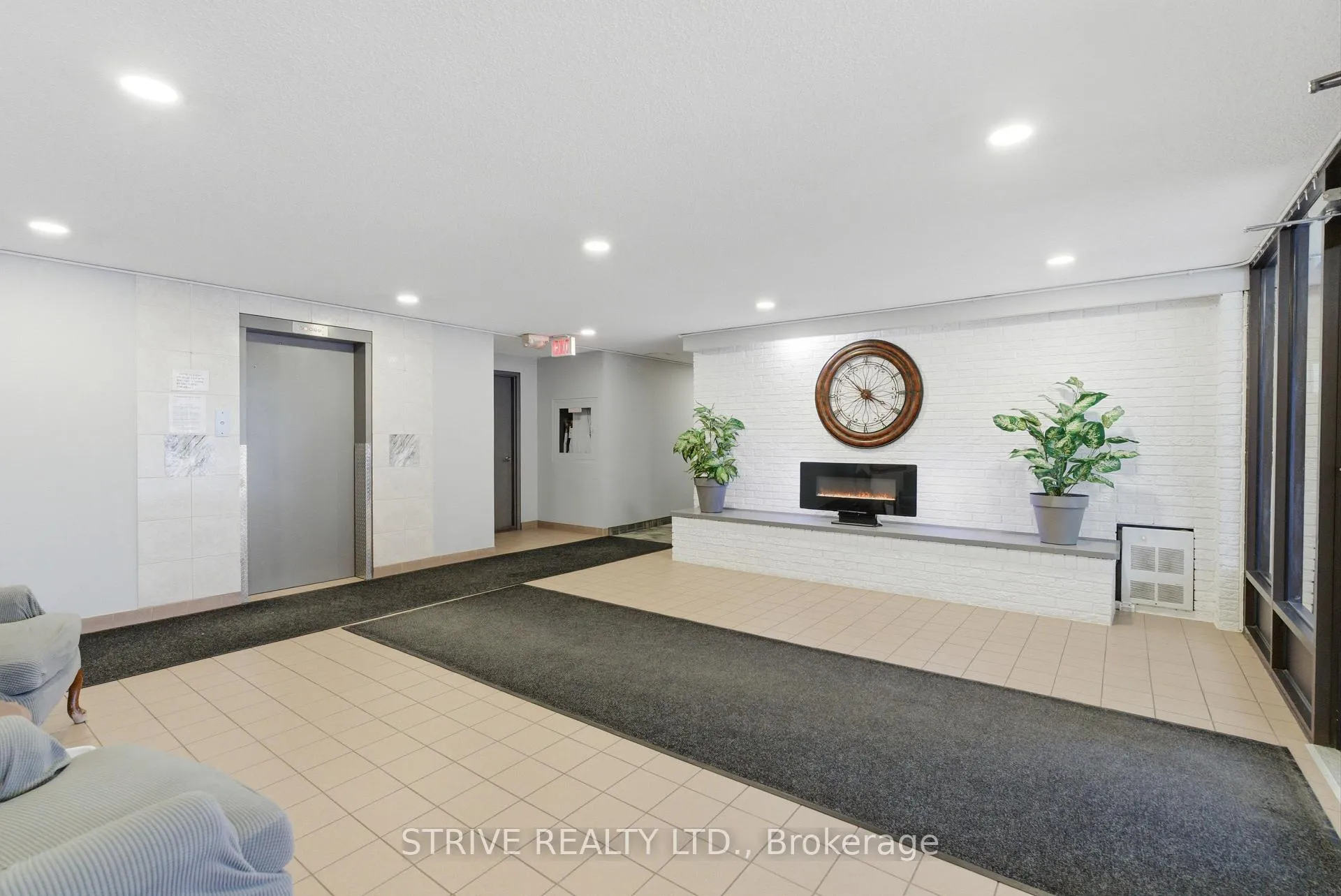 Photo 5 of Unit 408, 131 Taunton Road E, Oshawa, Centennial — HOMEH