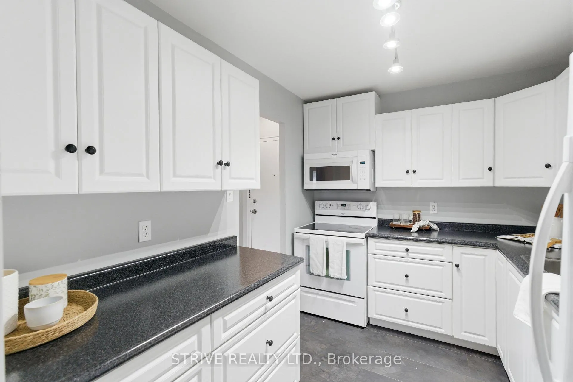 Photo 14 of Unit 408, 131 Taunton Road E, Oshawa, Centennial — HOMEH