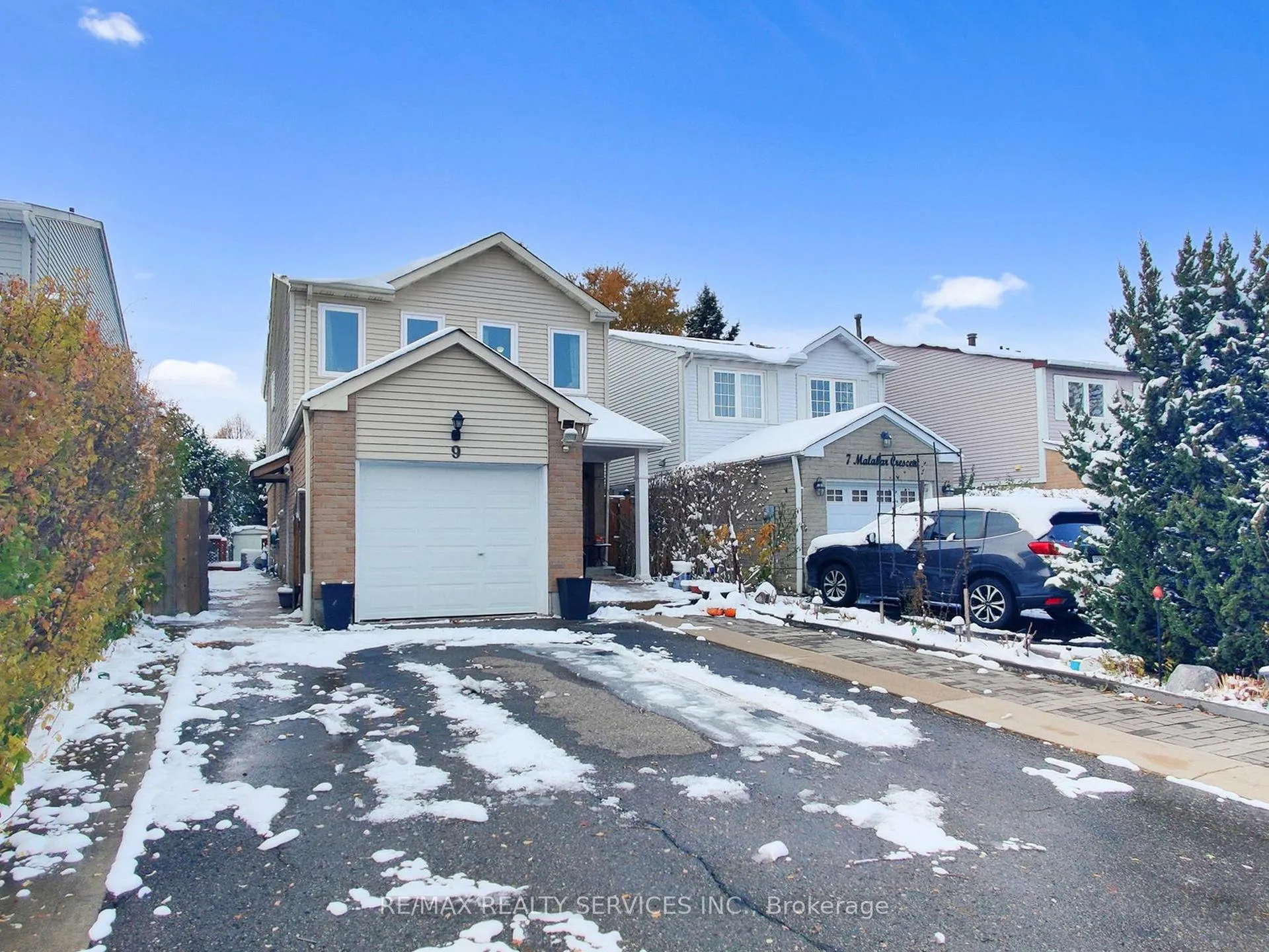 Photo 2 of 9 Malabar Crescent, Brampton, Central Park — HOMEH