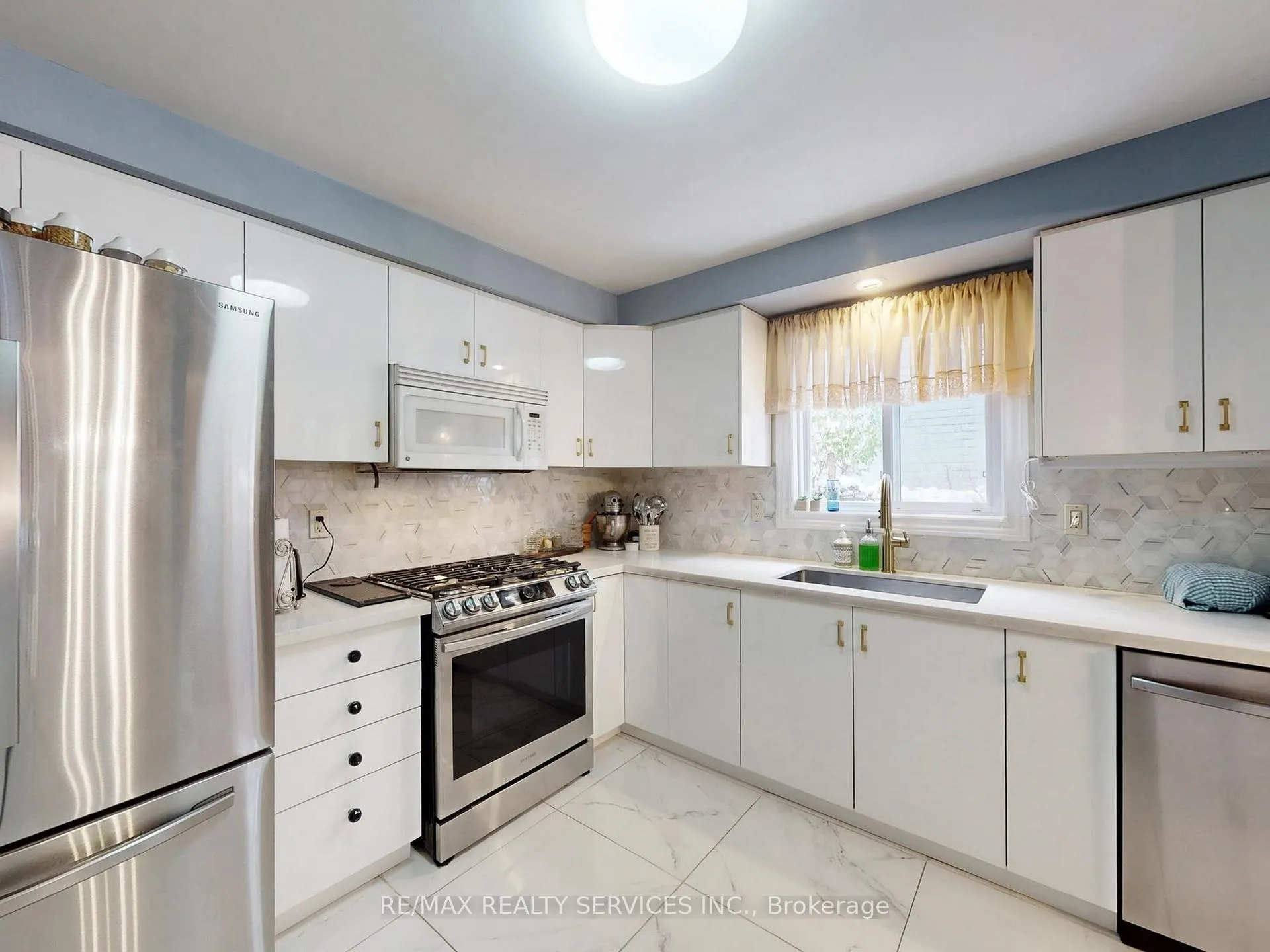Photo 1 of 9 Malabar Crescent, Brampton, Central Park — HOMEH
