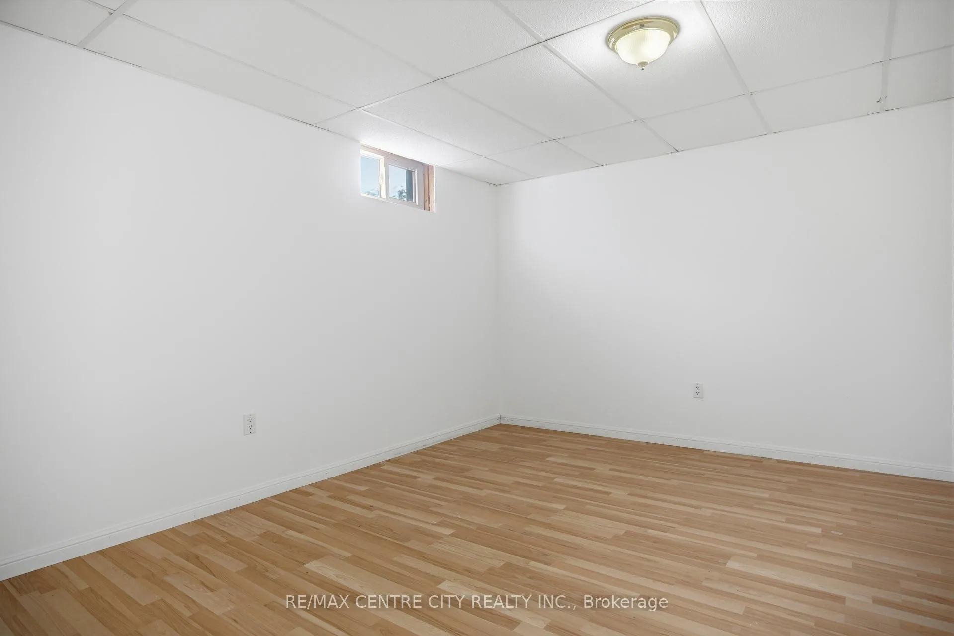 Photo 16 of 14 Juno Drive, St. Thomas — HOMEH