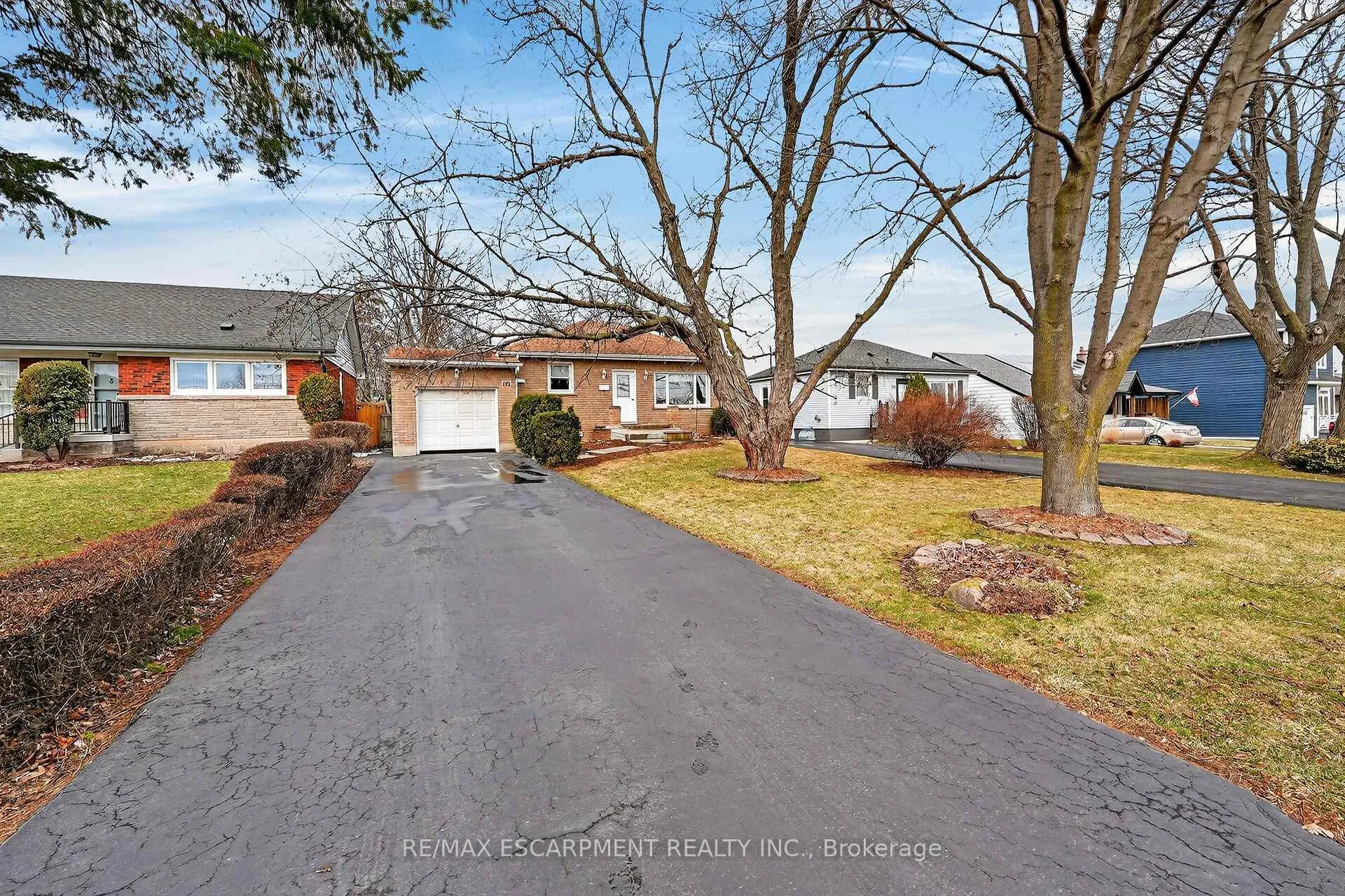 Photo 2 of 172 Ridge Street, Hamilton, Greeningdon — HOMEH