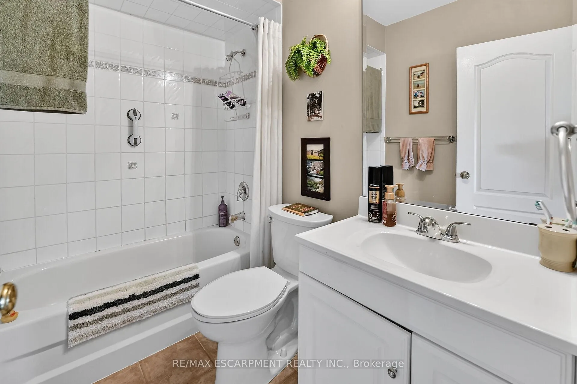 Photo 16 of 172 Ridge Street, Hamilton, Greeningdon — HOMEH