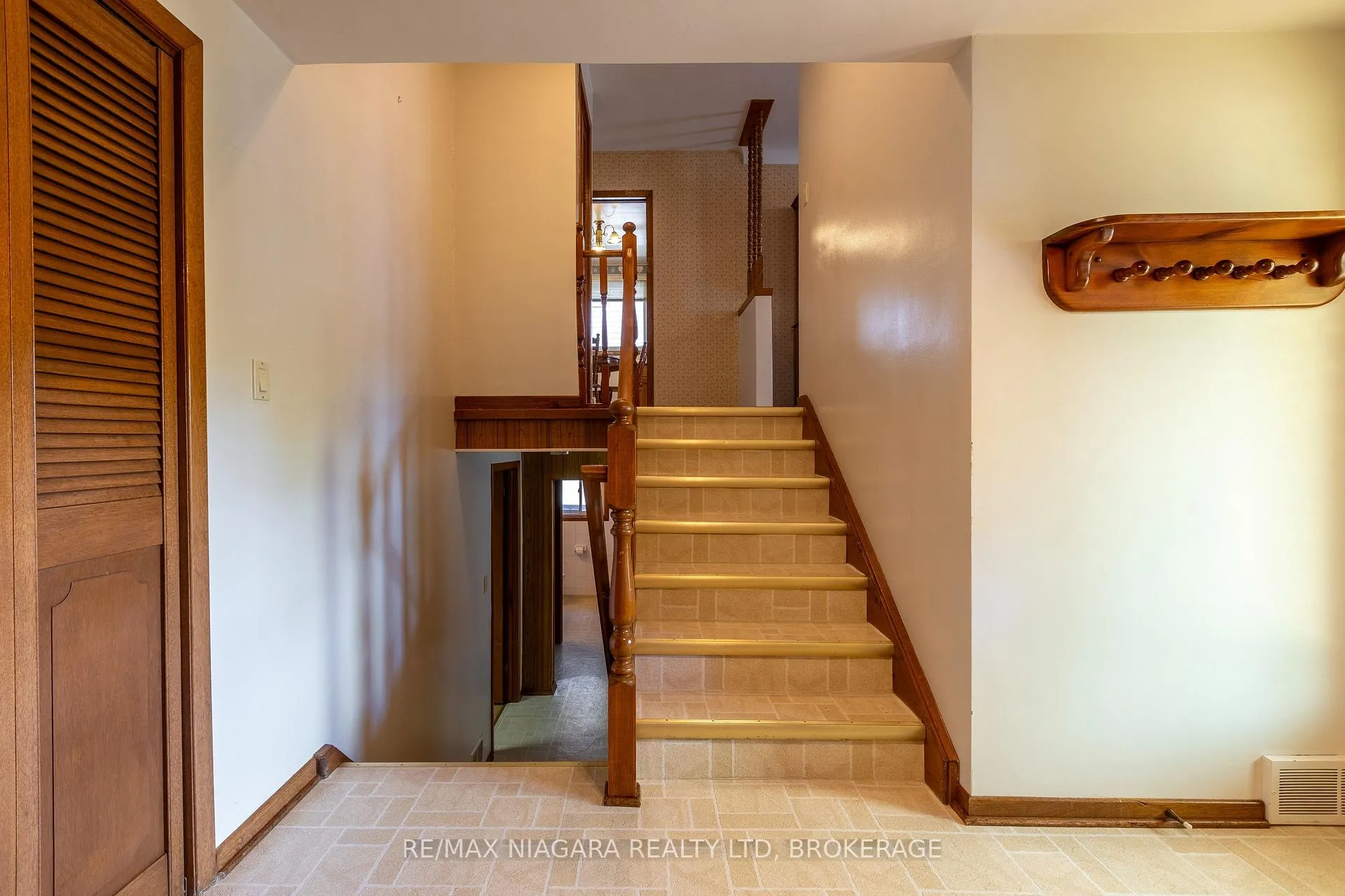 Photo 3 of 82 Westwood Crescent, Welland, Prince Charles — HOMEH