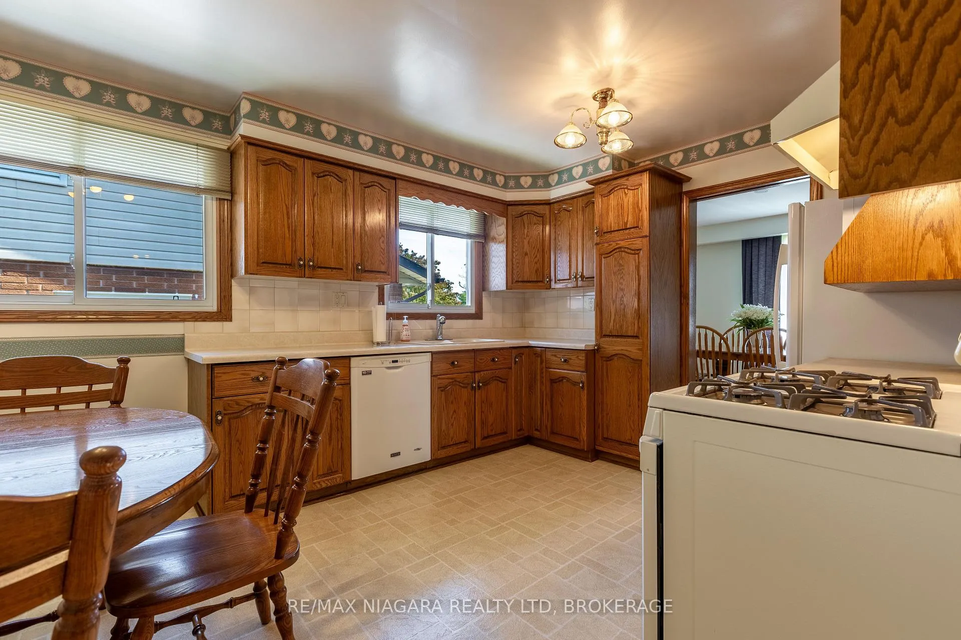 Photo 8 of 82 Westwood Crescent, Welland, Prince Charles — HOMEH