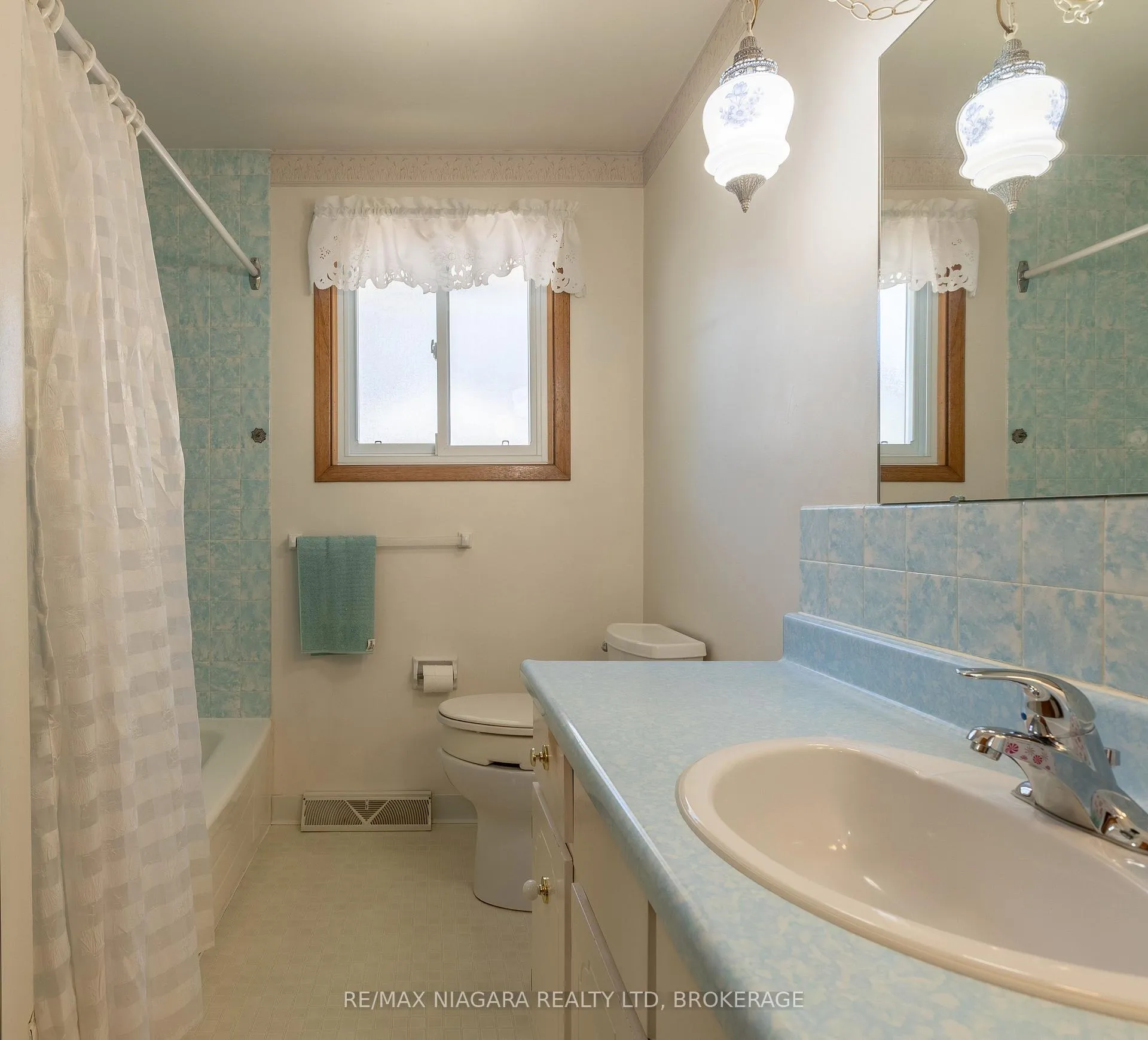 Photo 12 of 82 Westwood Crescent, Welland, Prince Charles — HOMEH