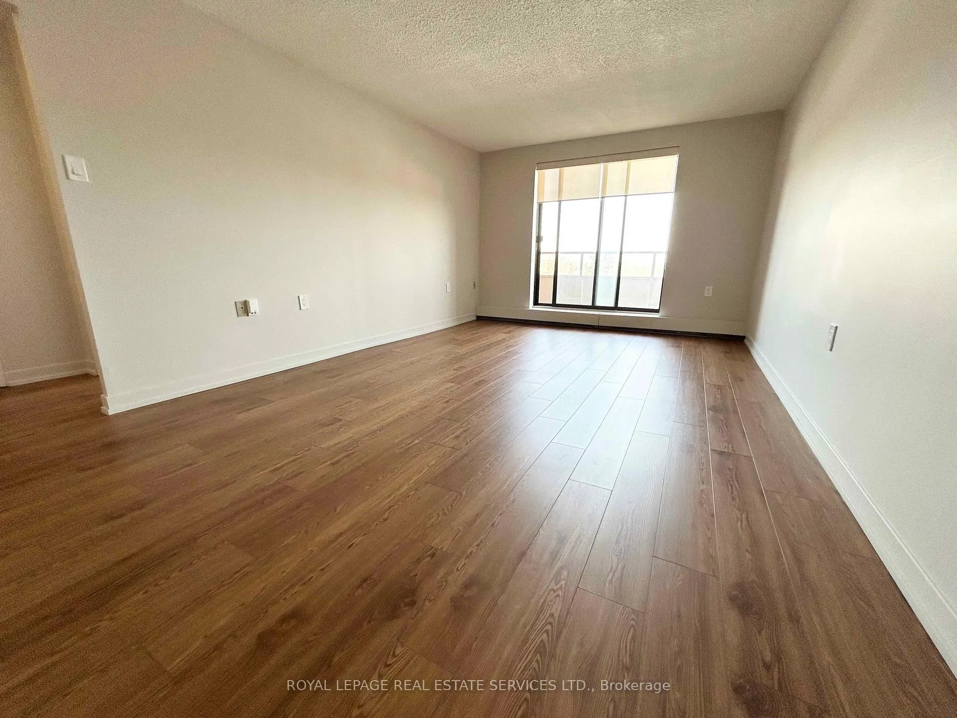 Photo 4 of Unit 807, 82 Millside Drive, Milton, Old Milton — HOMEH