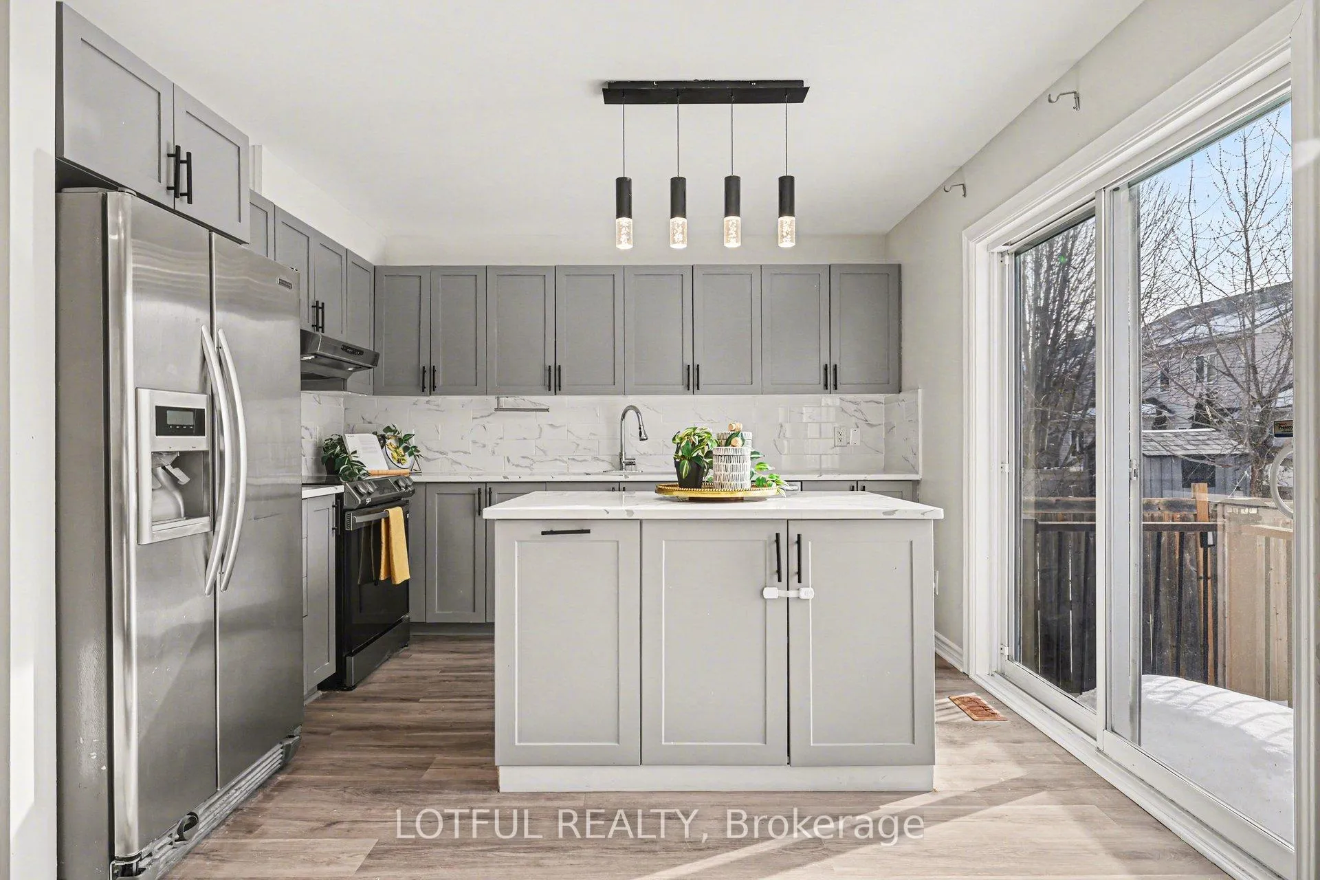 Photo 12 of 513 Paul Metivier Drive, Ottawa, Barrhaven - Strandherd — HOMEH