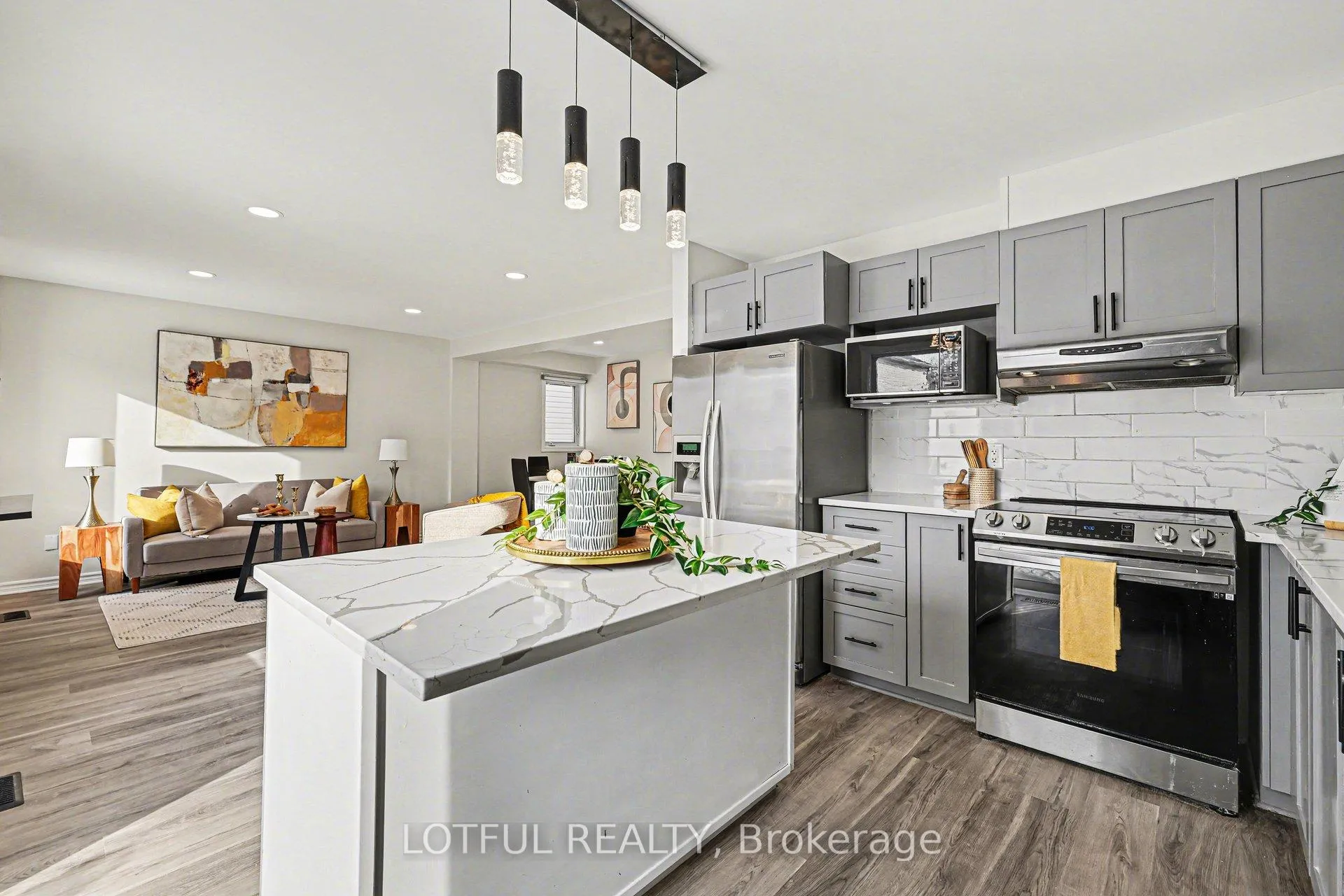 Photo 15 of 513 Paul Metivier Drive, Ottawa, Barrhaven - Strandherd — HOMEH