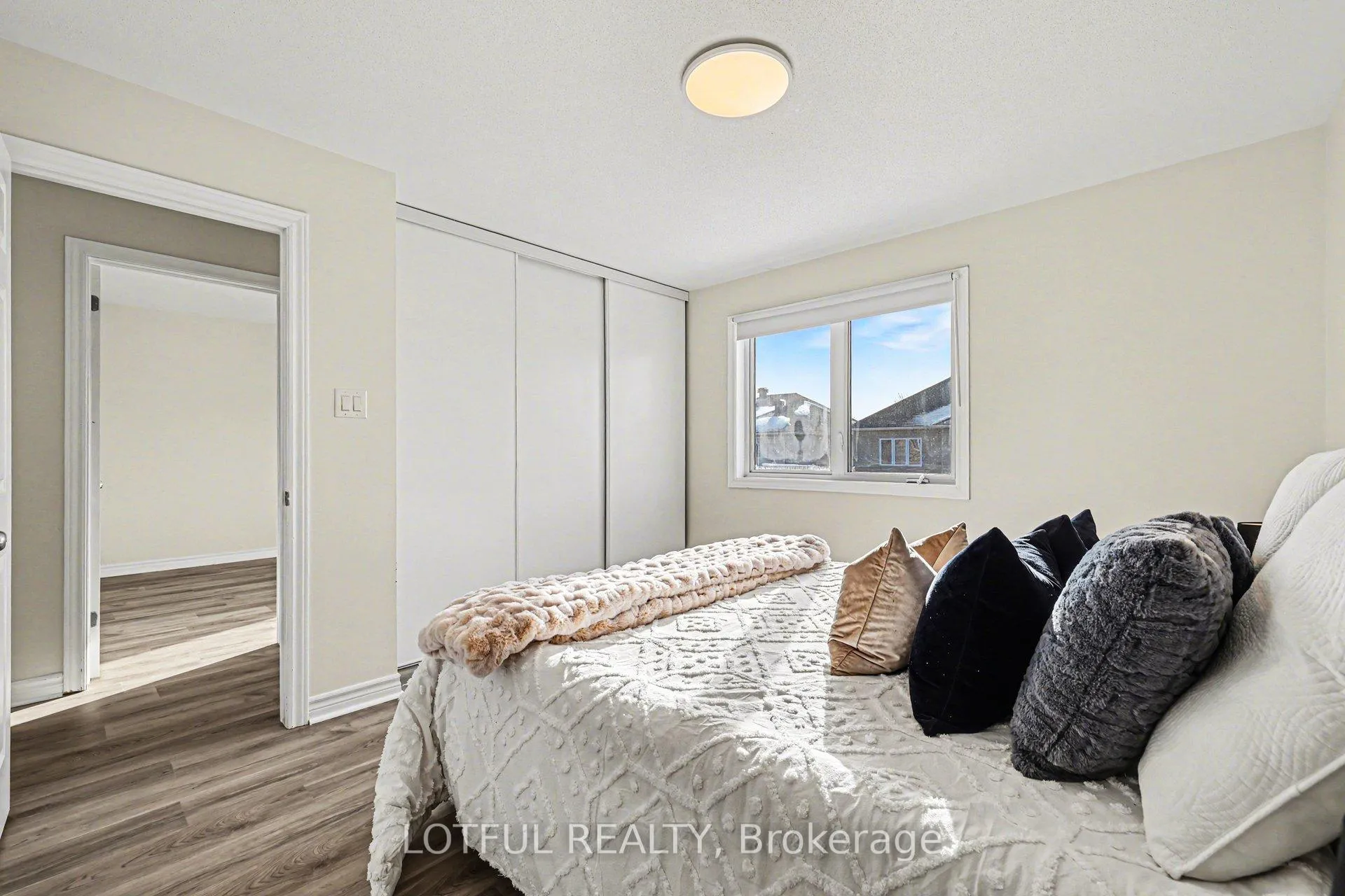 Photo 20 of 513 Paul Metivier Drive, Ottawa, Barrhaven - Strandherd — HOMEH