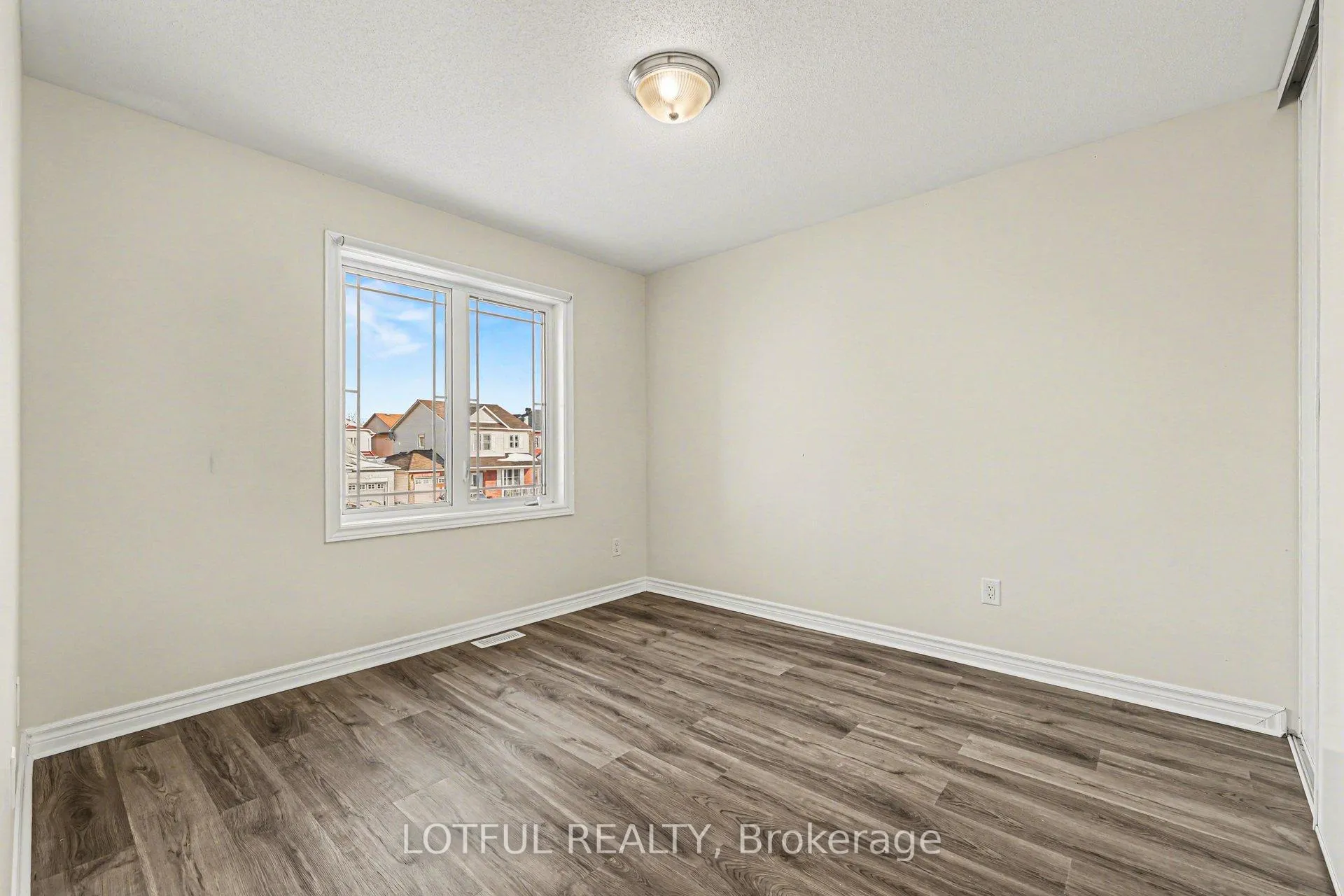 Photo 23 of 513 Paul Metivier Drive, Ottawa, Barrhaven - Strandherd — HOMEH