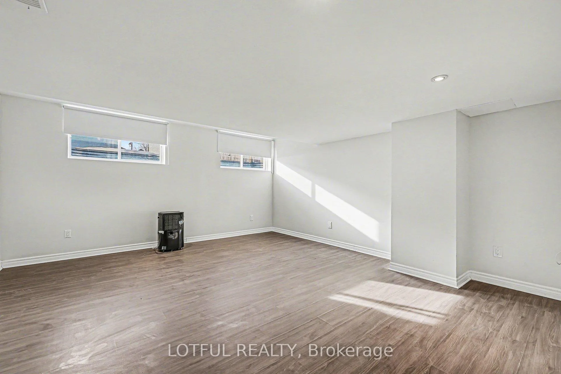 Photo 26 of 513 Paul Metivier Drive, Ottawa, Barrhaven - Strandherd — HOMEH
