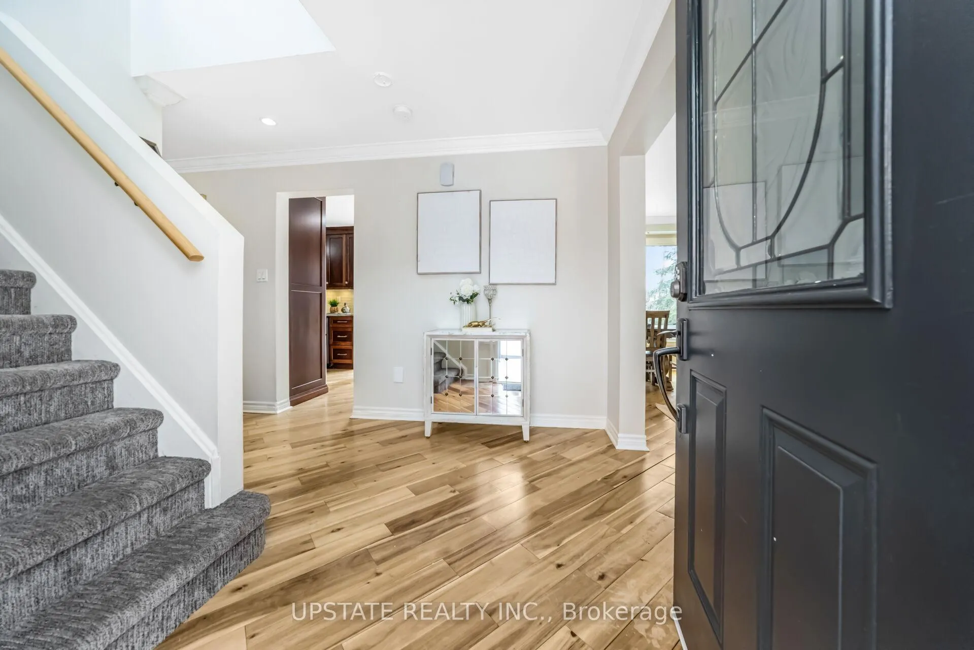 Photo 3 of 7 Birchway Place, Halton Hills, Acton — HOMEH