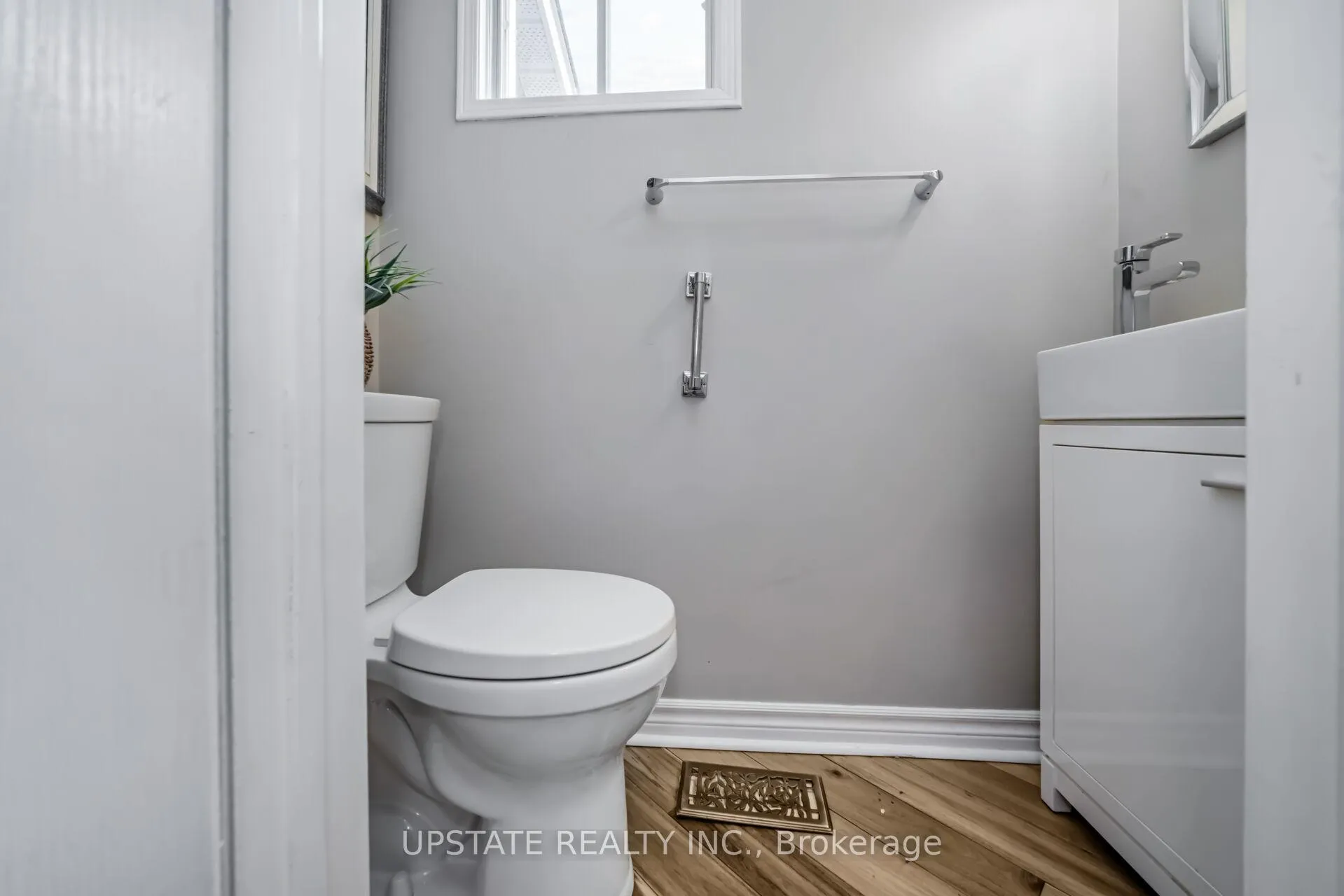 Photo 15 of 7 Birchway Place, Halton Hills, Acton — HOMEH