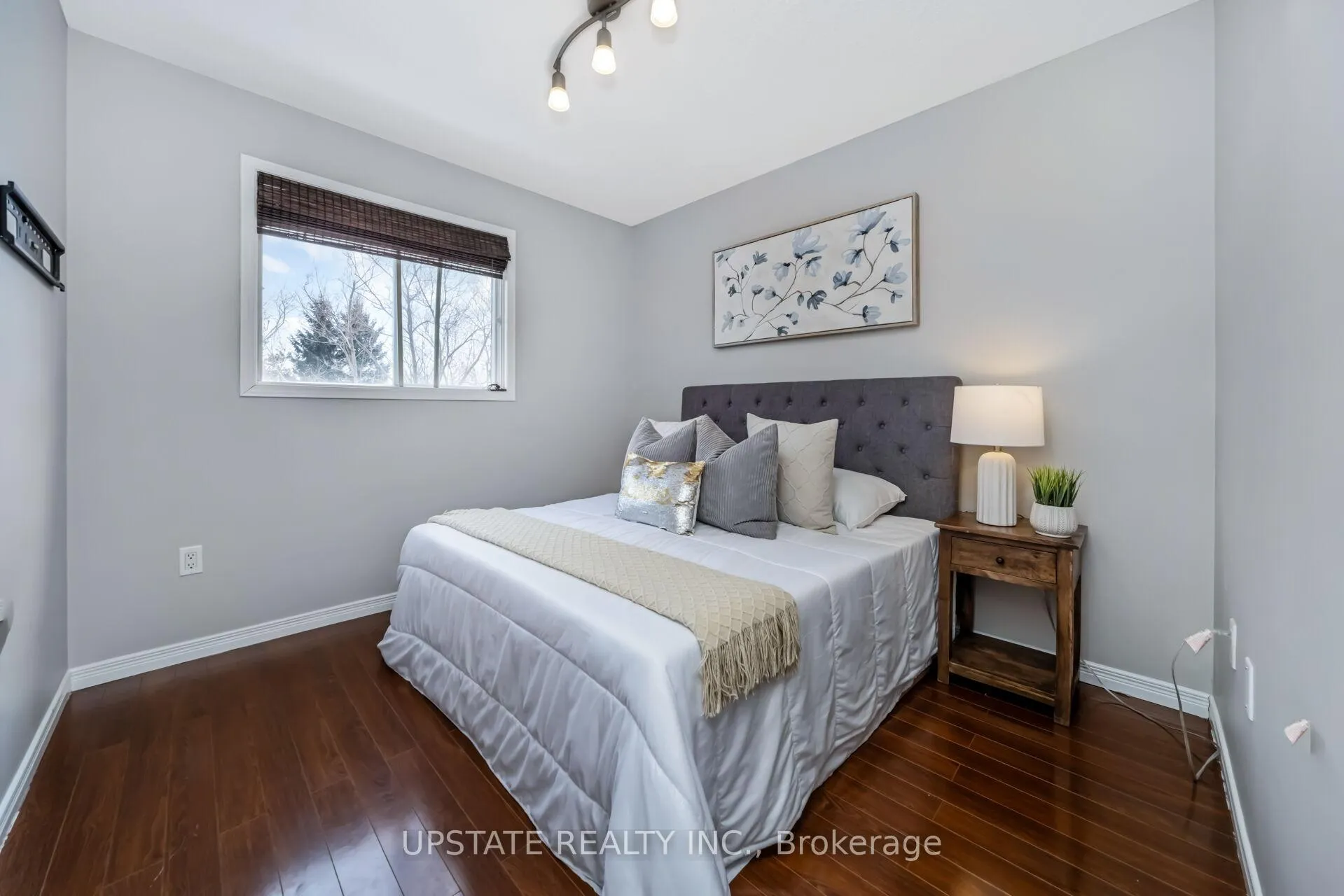 Photo 23 of 7 Birchway Place, Halton Hills, Acton — HOMEH
