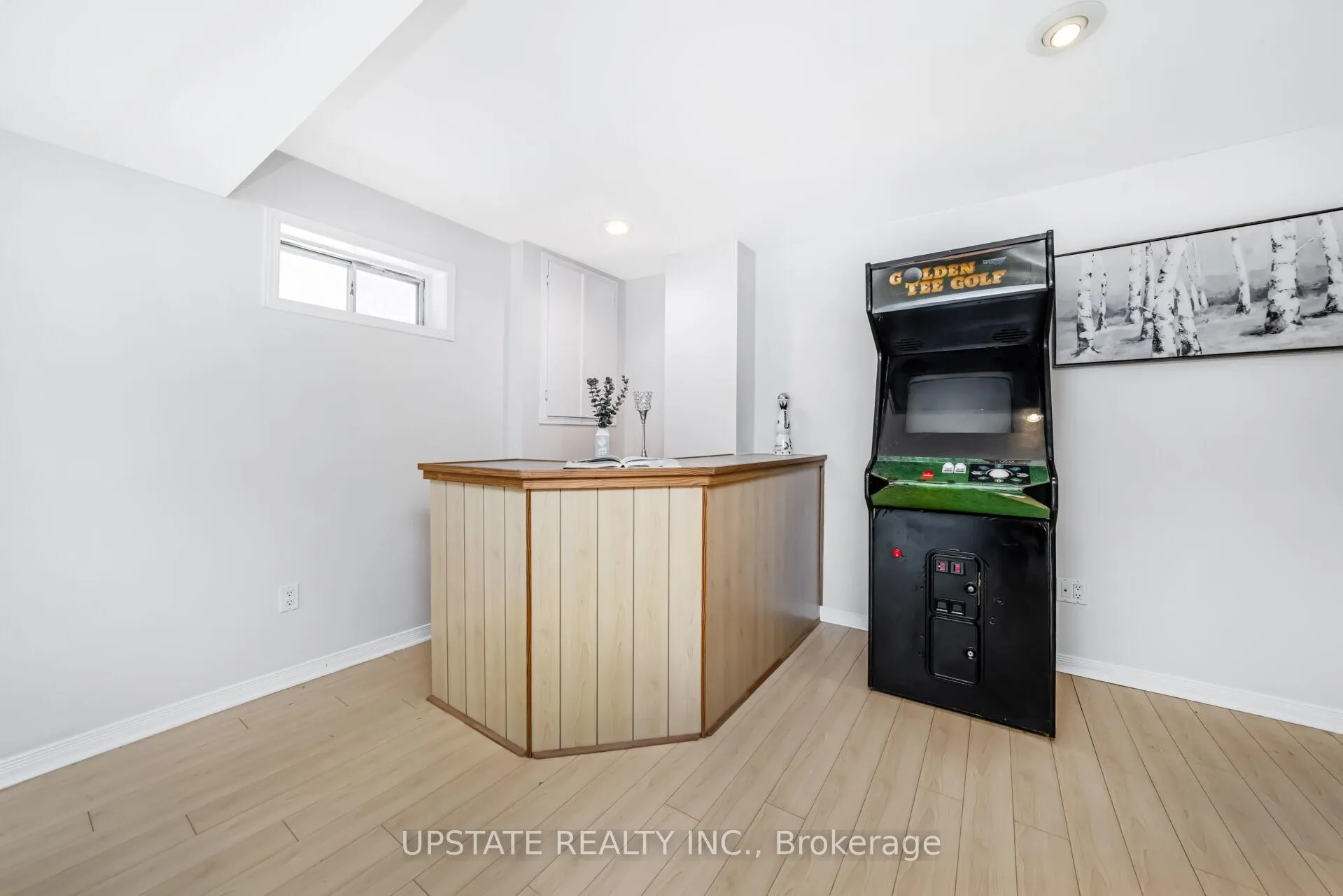 Photo 32 of 7 Birchway Place, Halton Hills, Acton — HOMEH