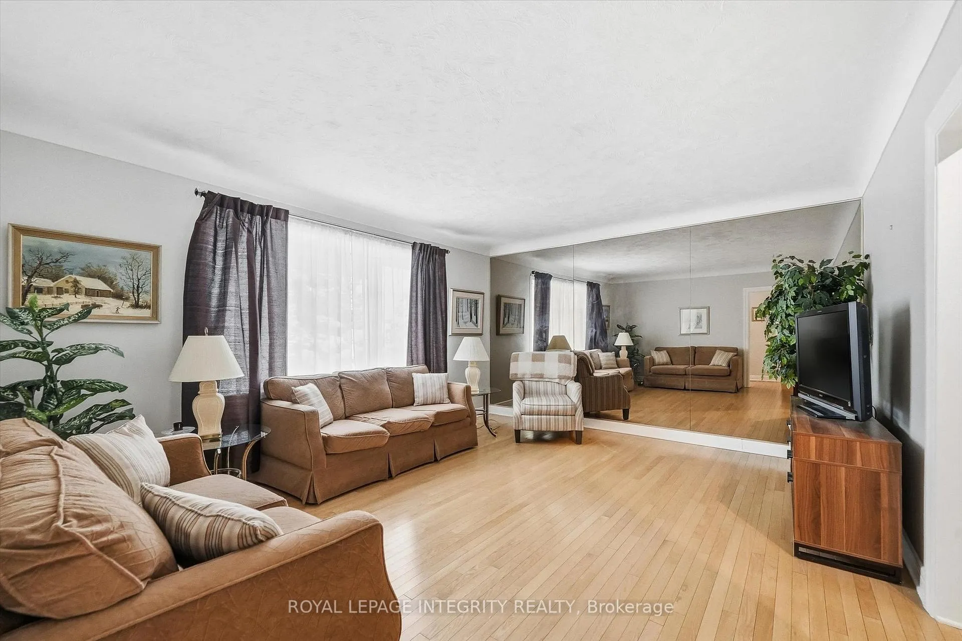 Photo 6 of 39 Appleford Street, Ottawa, Cardinal Heights — HOMEH