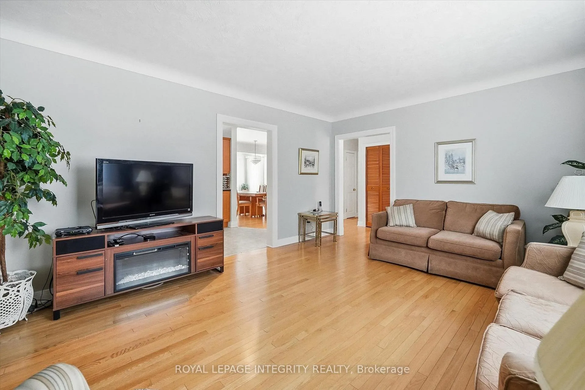 Photo 8 of 39 Appleford Street, Ottawa, Cardinal Heights — HOMEH