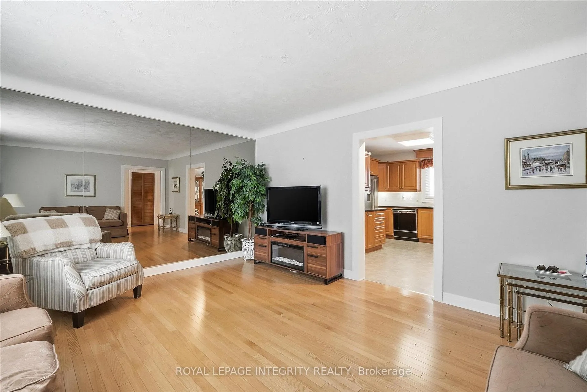 Photo 9 of 39 Appleford Street, Ottawa, Cardinal Heights — HOMEH