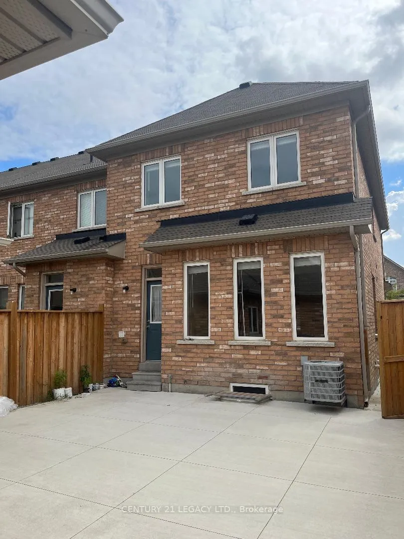 Photo 3 of 16 Saint Dennis Road, Brampton, Sandringham-Wellington North — HOMEH