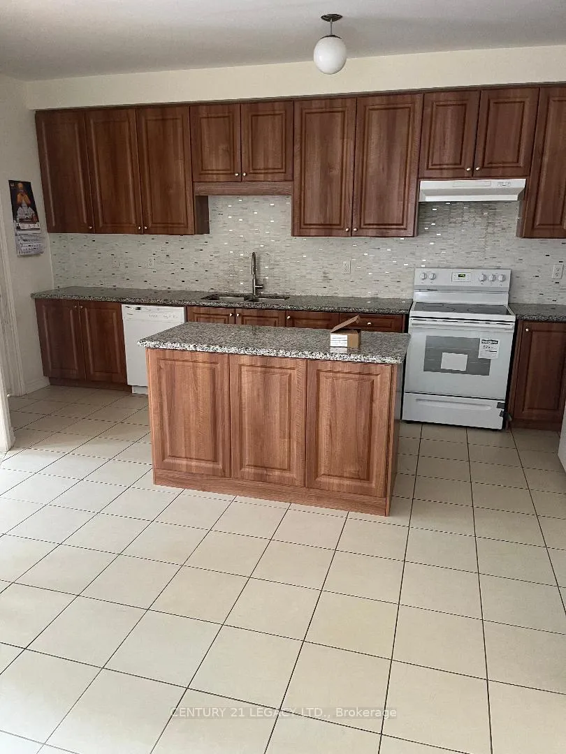 Photo 5 of 16 Saint Dennis Road, Brampton, Sandringham-Wellington North — HOMEH