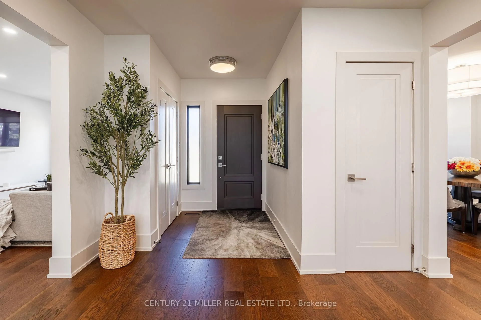 Photo 3 of 1036 Masters Green, Oakville, Glen Abbey — HOMEH