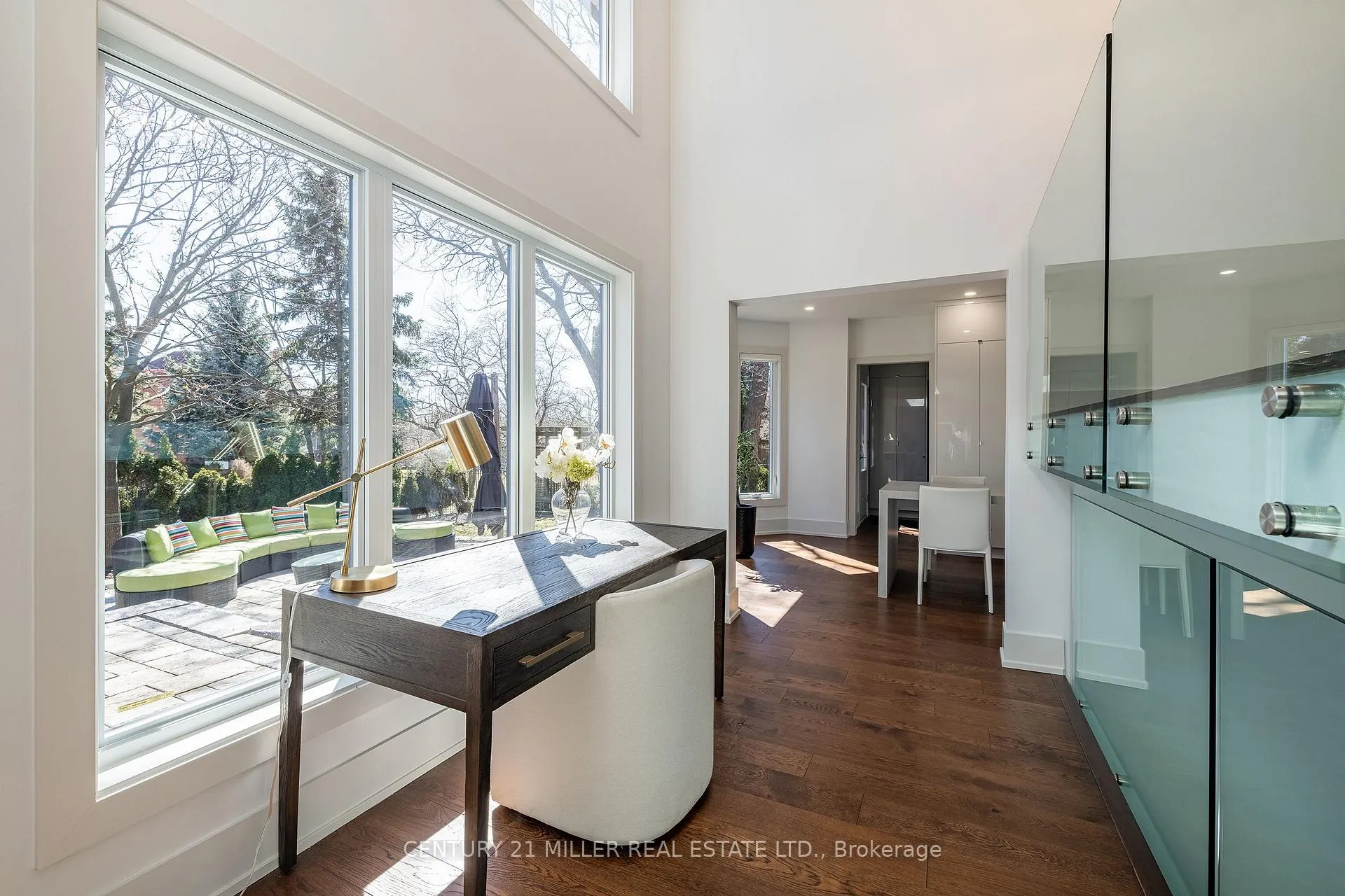 Photo 7 of 1036 Masters Green, Oakville, Glen Abbey — HOMEH