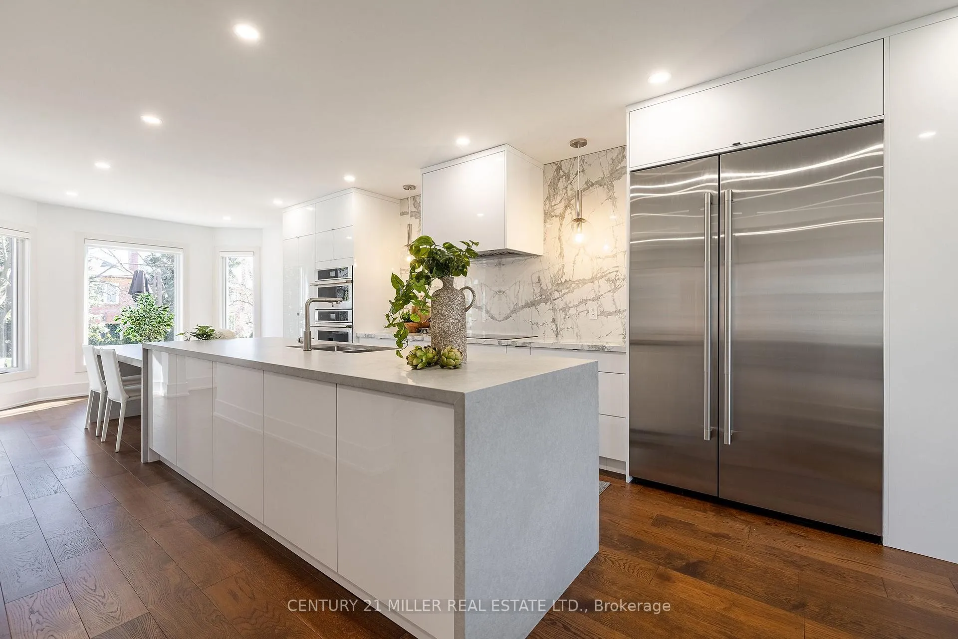 Photo 8 of 1036 Masters Green, Oakville, Glen Abbey — HOMEH