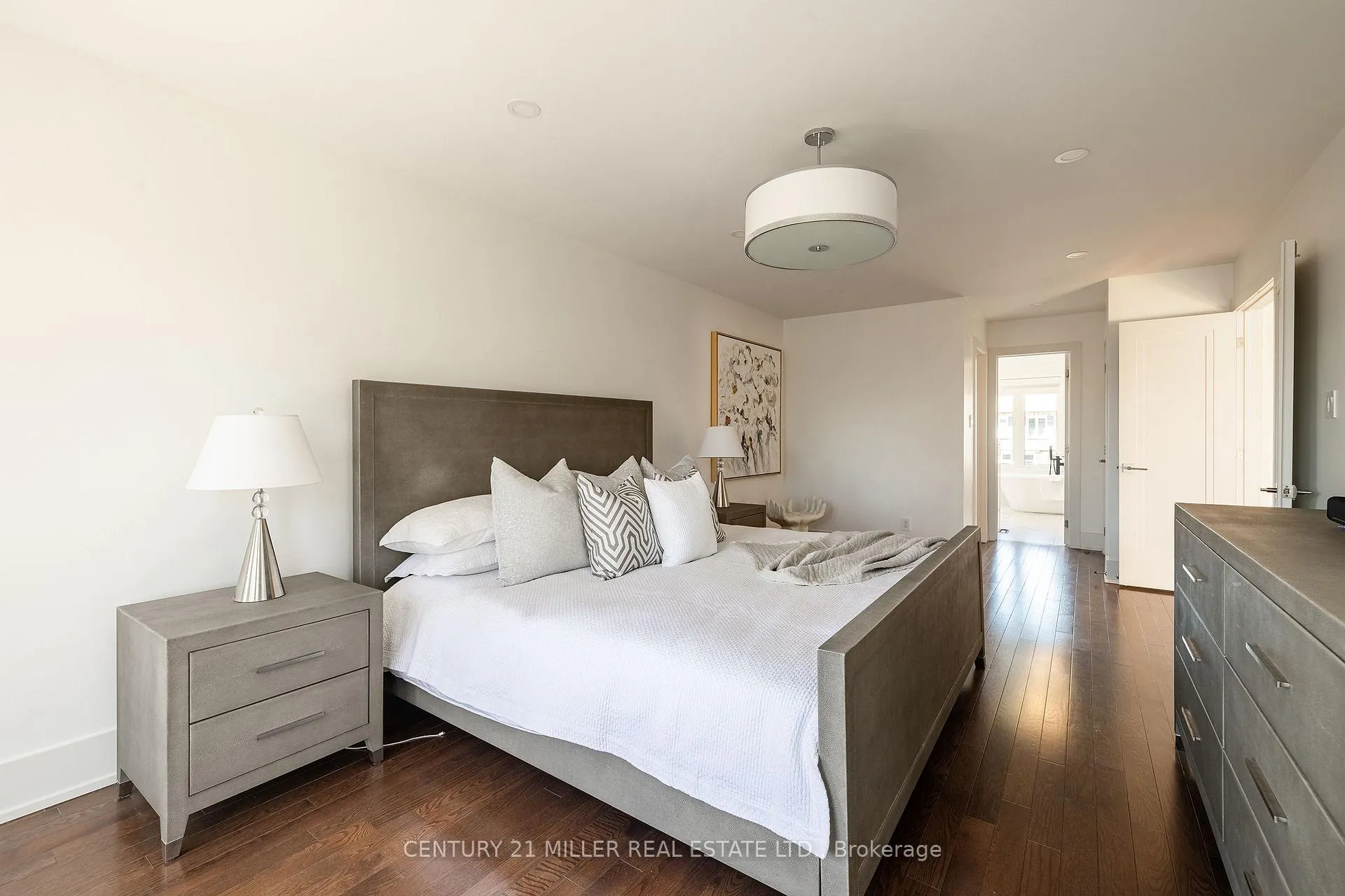 Photo 18 of 1036 Masters Green, Oakville, Glen Abbey — HOMEH