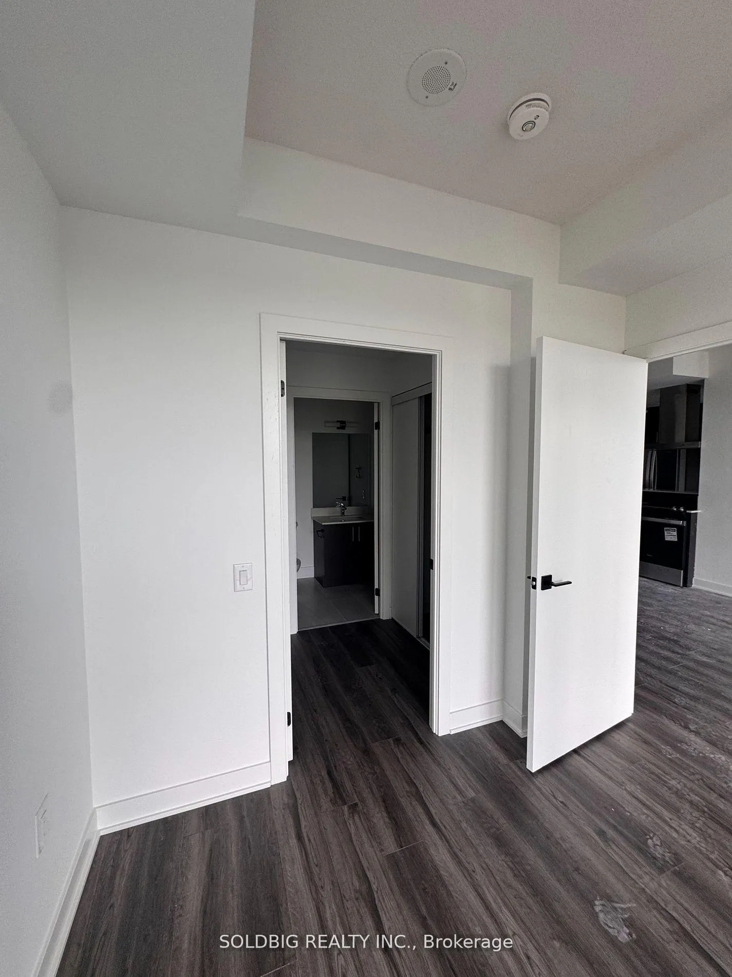 Photo 10 of Unit 917, 2782 Barton Street E, Hamilton, Riverdale — HOMEH